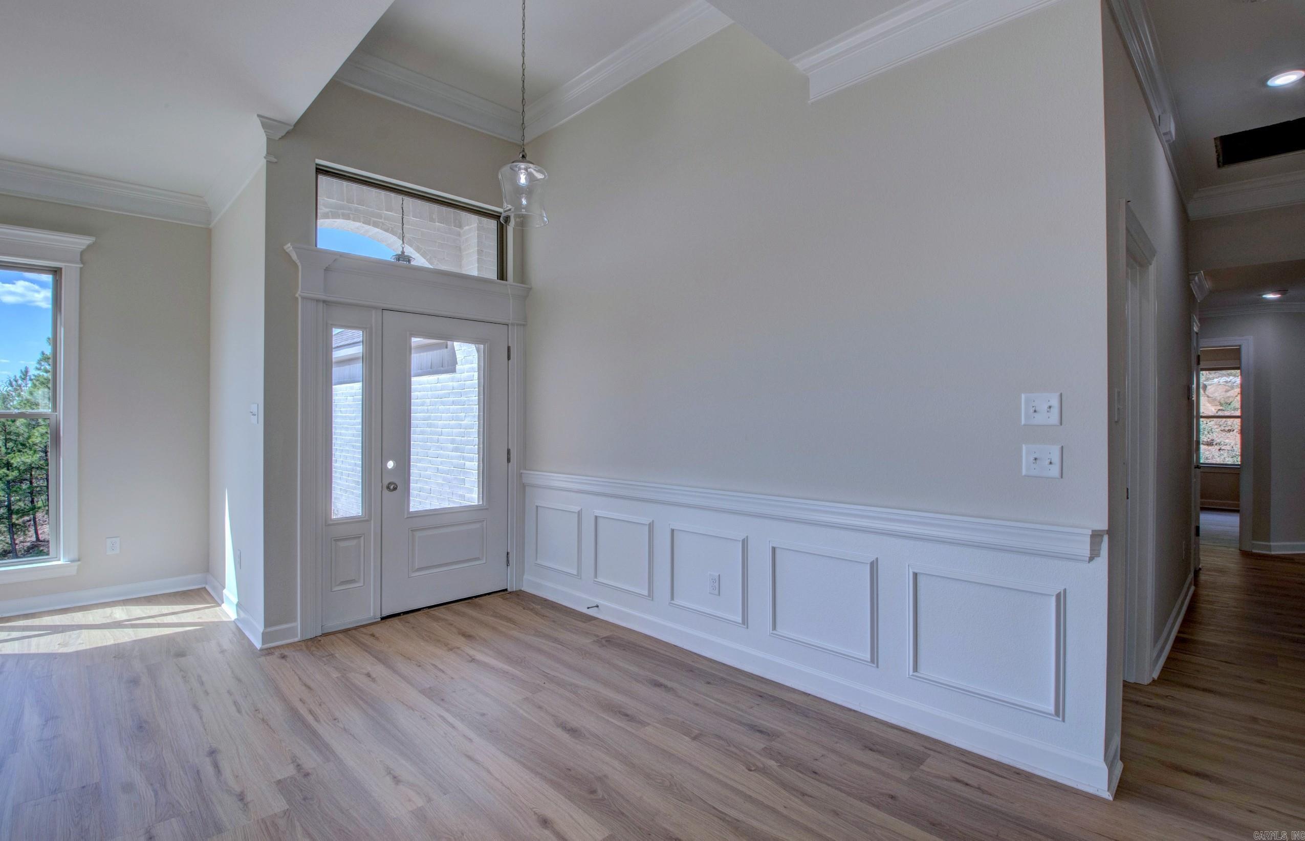 MAJESTIC POINTE - Residential