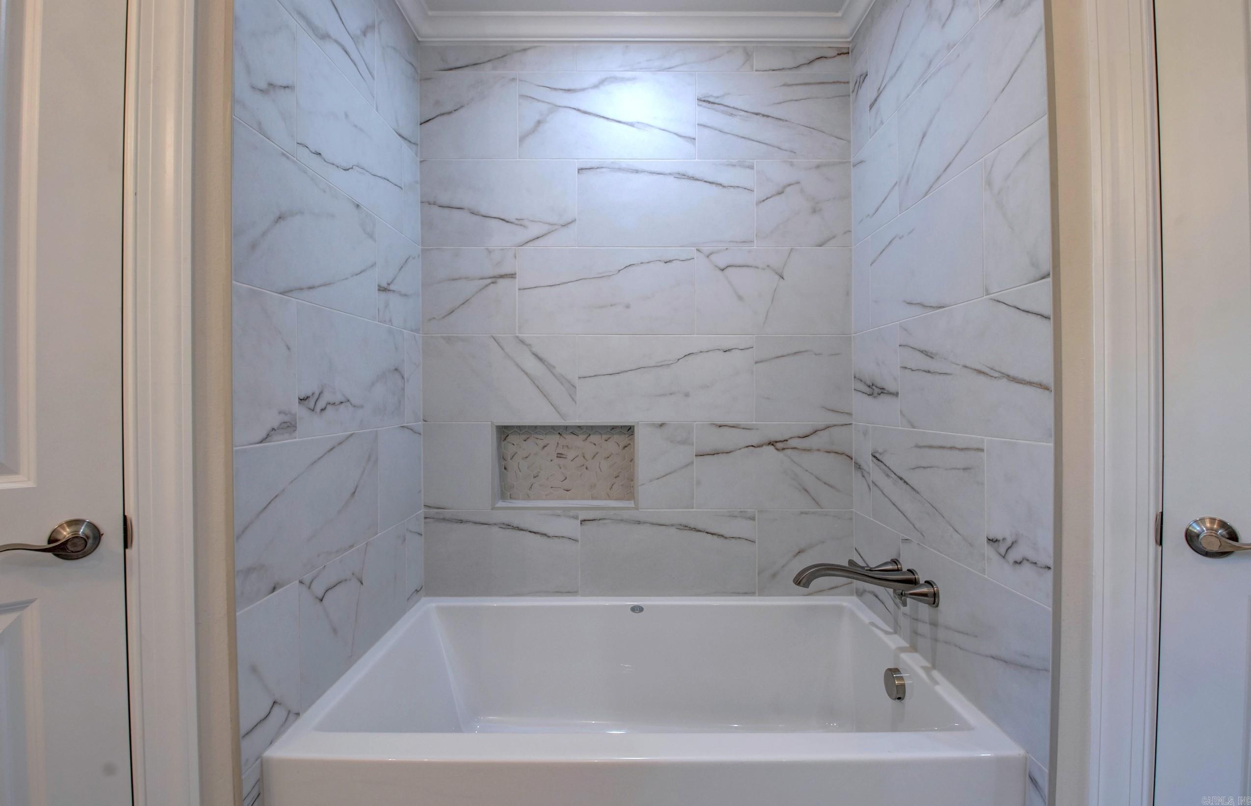 MAJESTIC POINTE - Residential