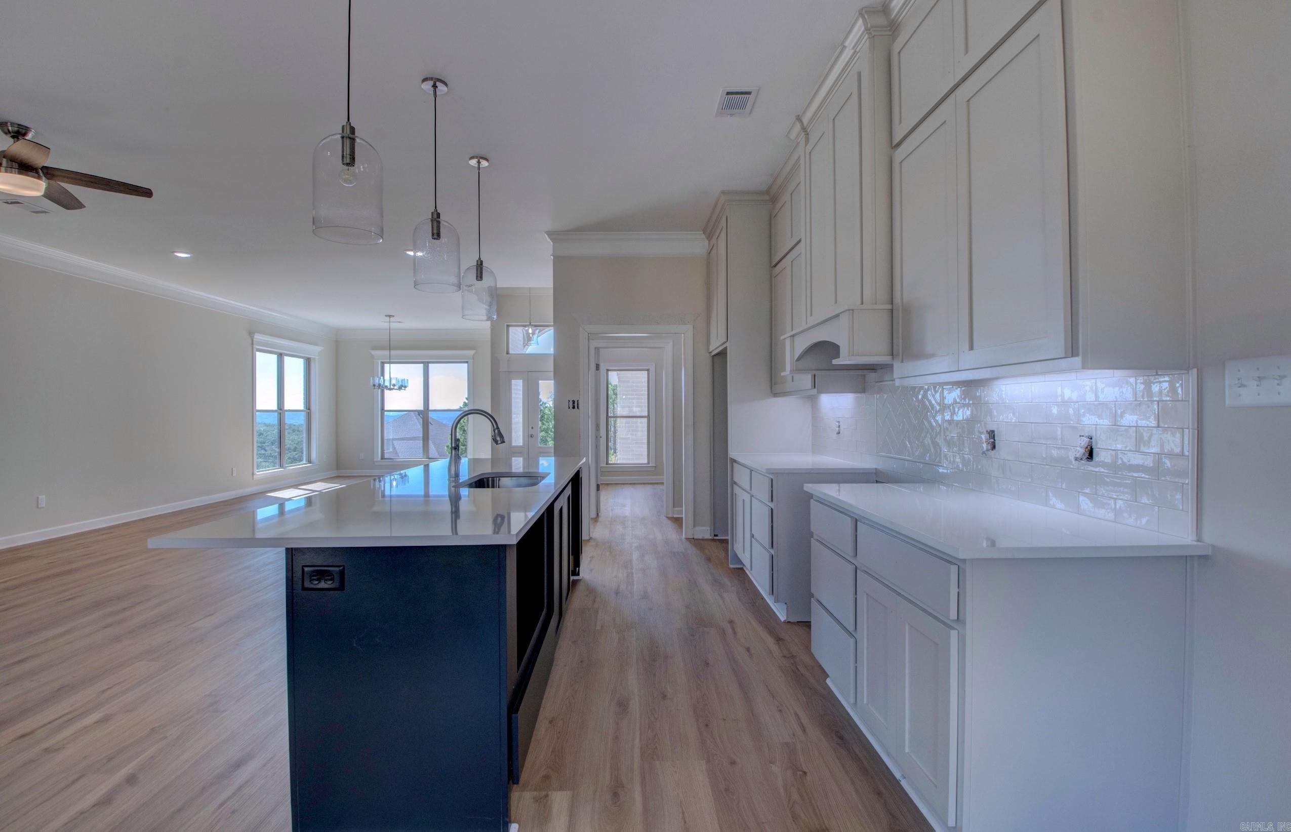 MAJESTIC POINTE - Residential