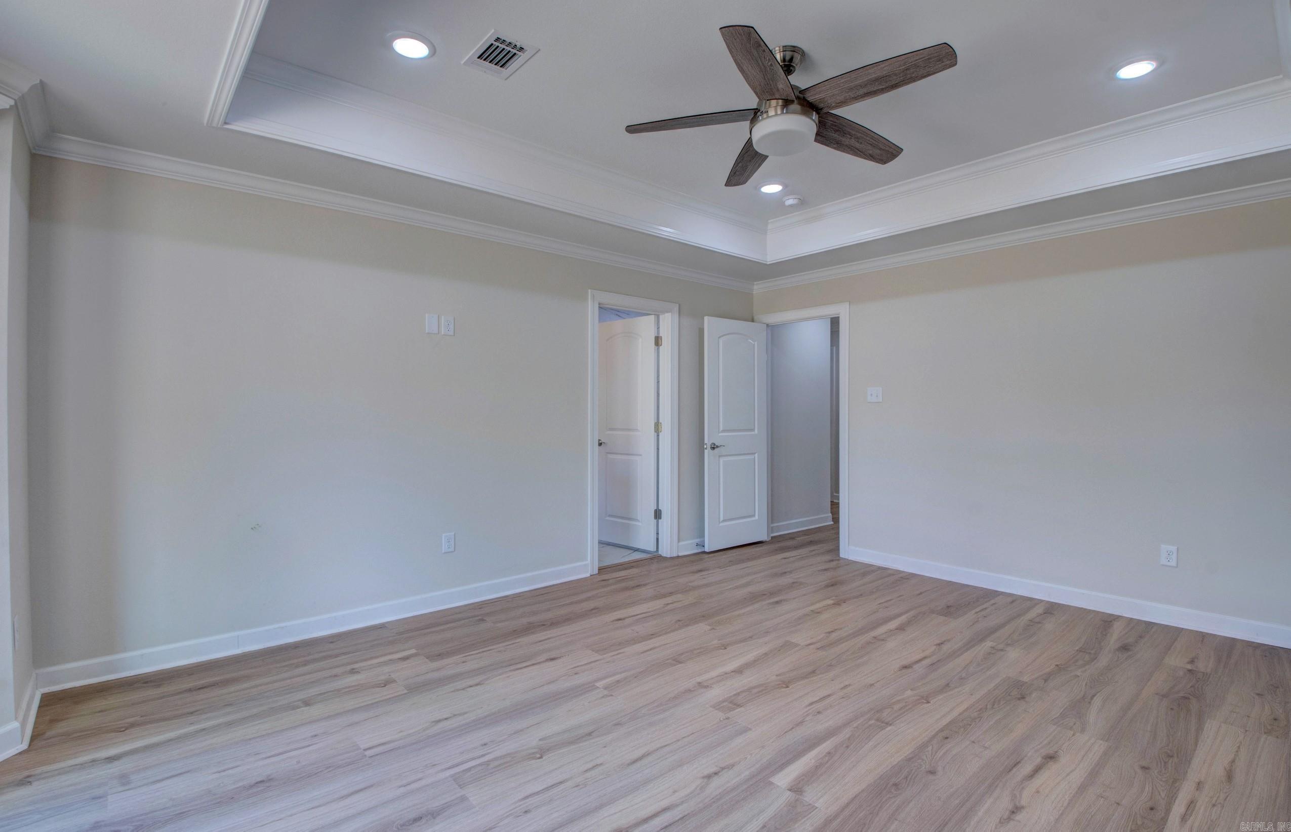 MAJESTIC POINTE - Residential