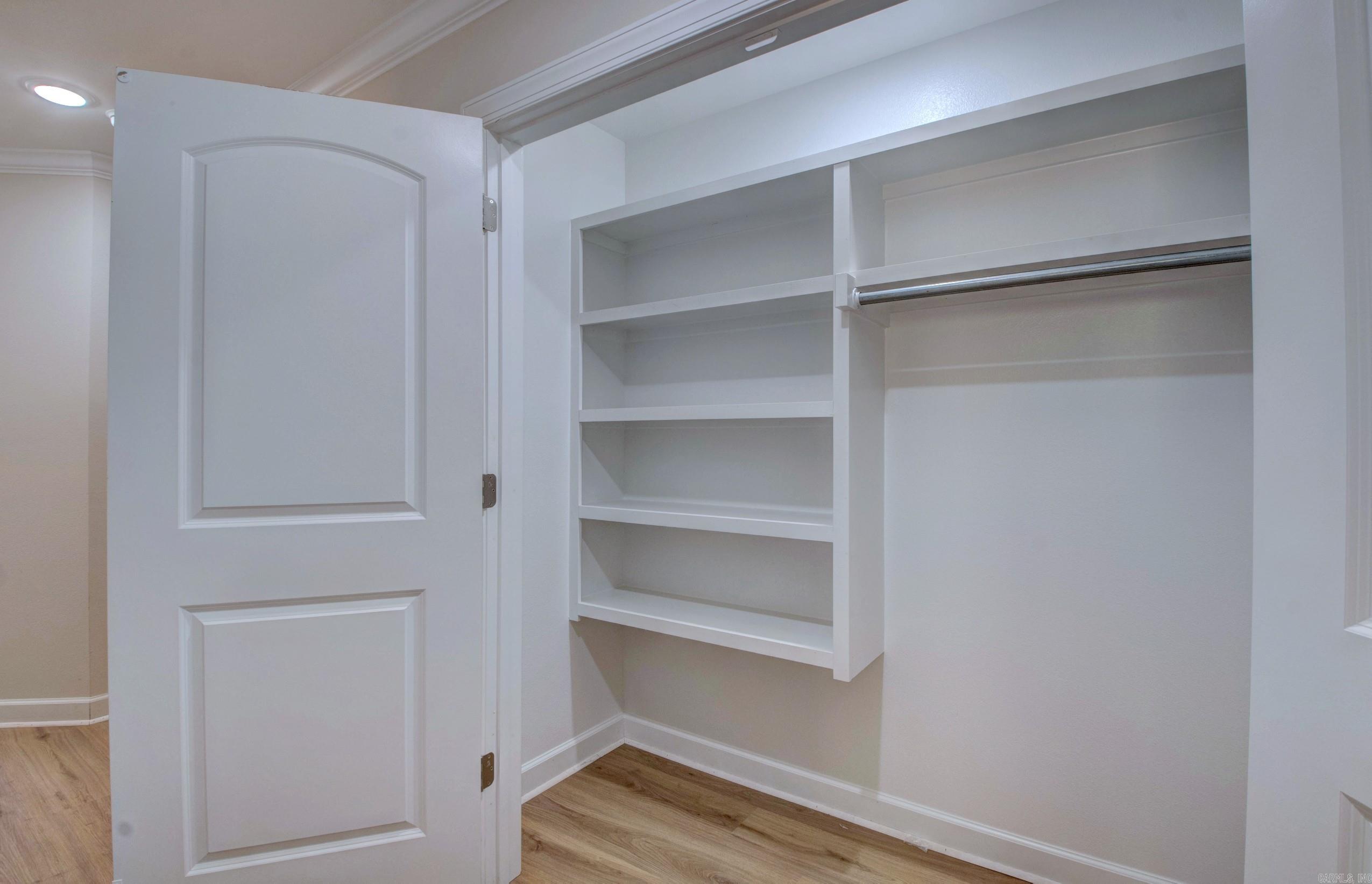 MAJESTIC POINTE - Residential