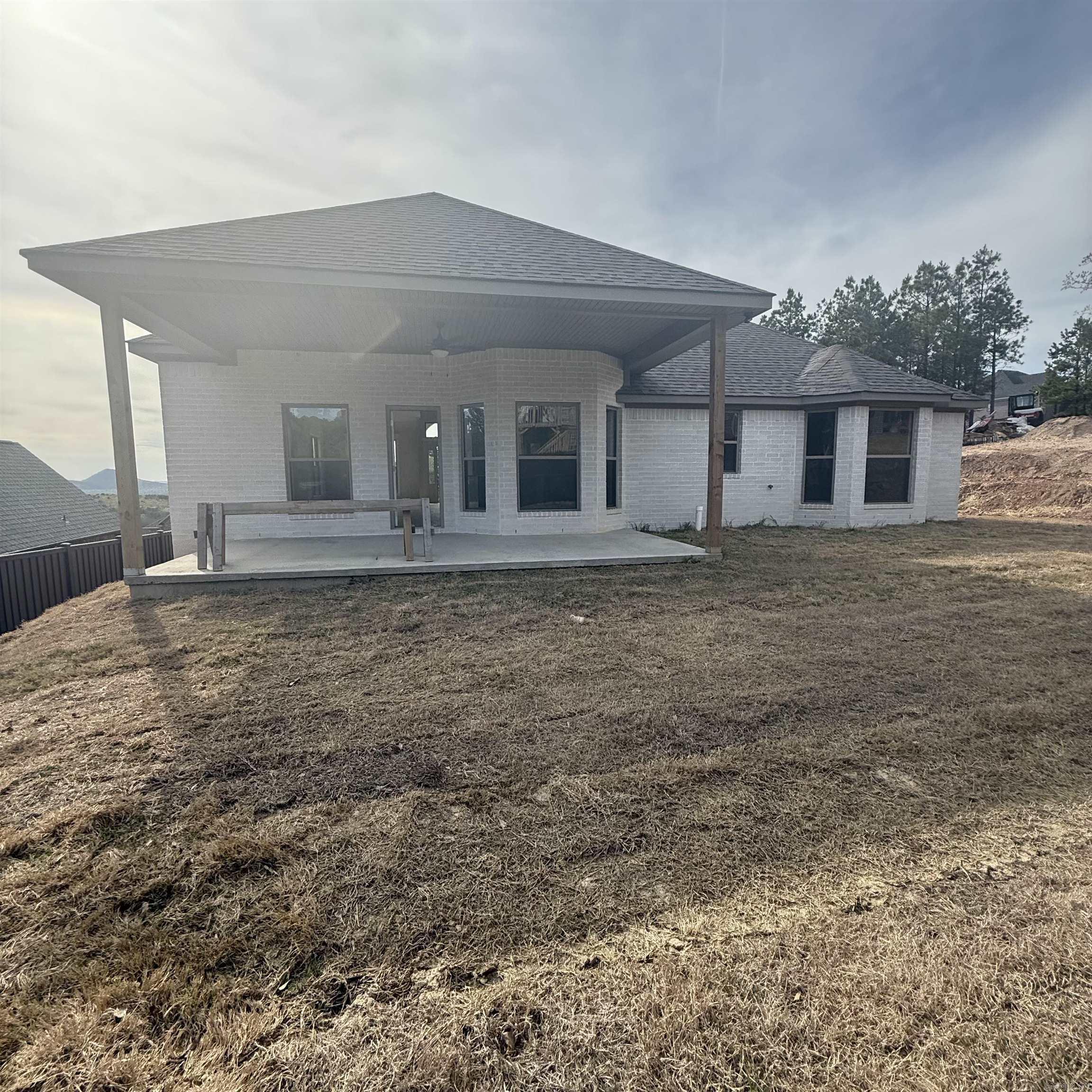 MAJESTIC POINTE - Residential