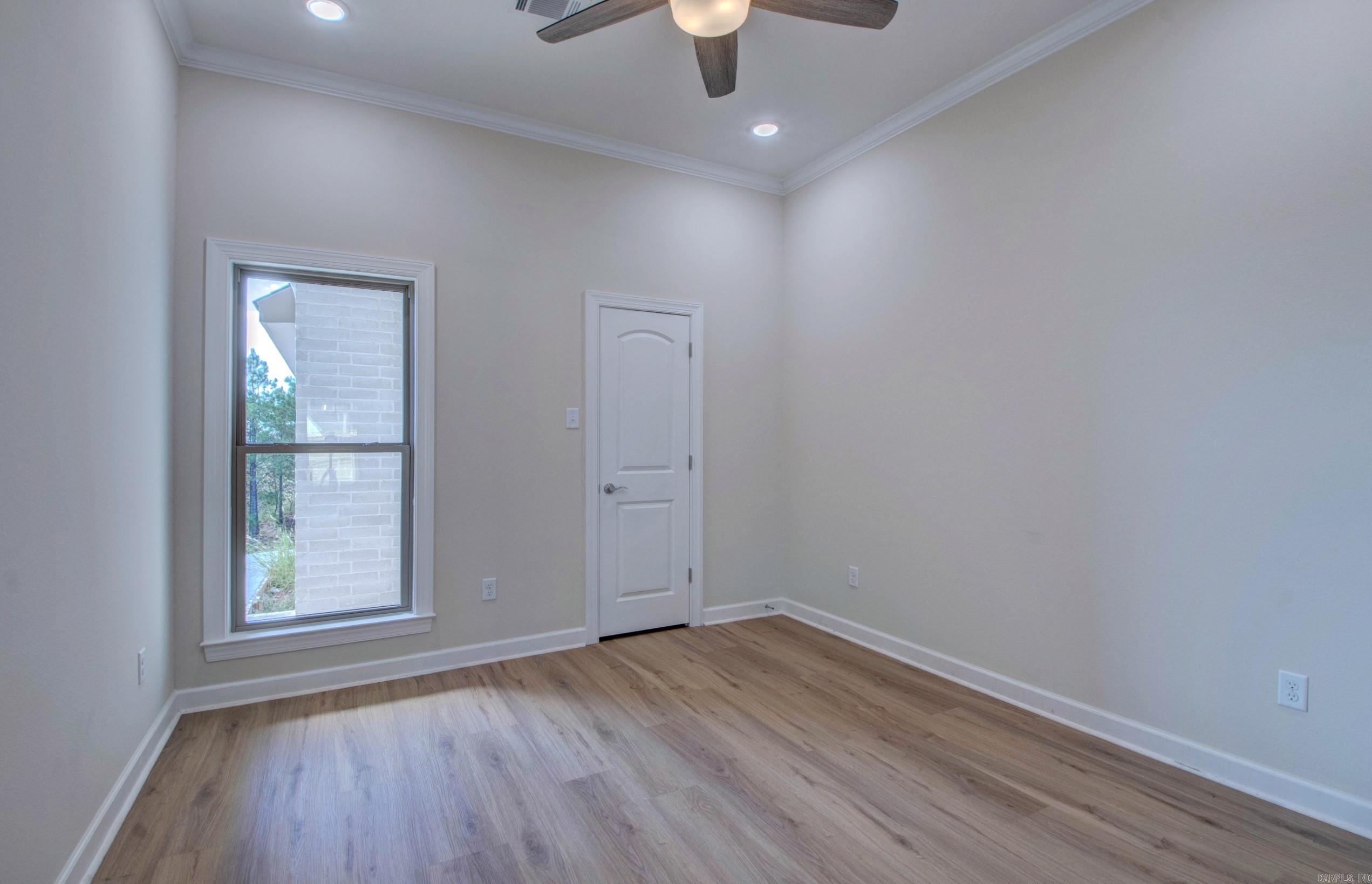 MAJESTIC POINTE - Residential