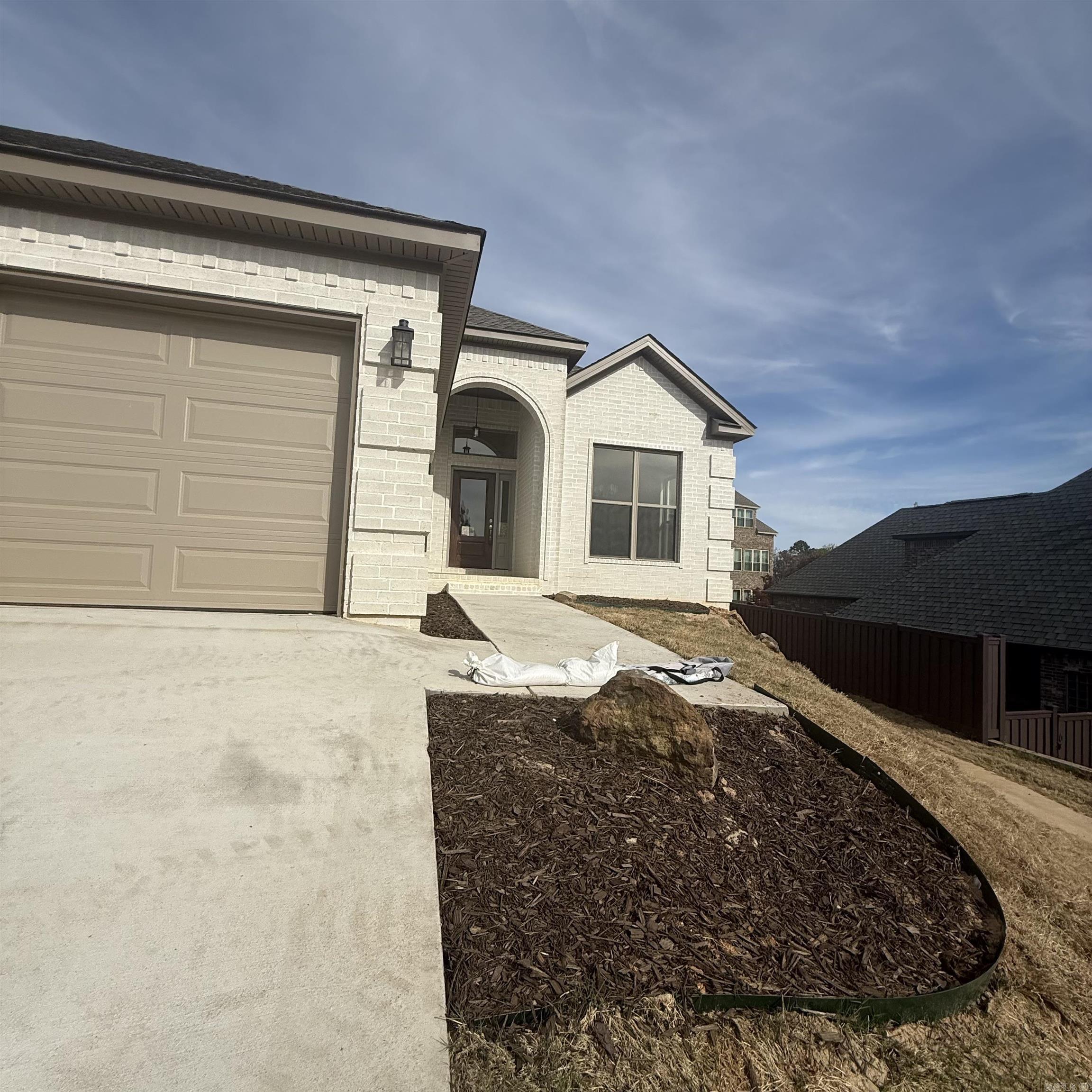 MAJESTIC POINTE - Residential