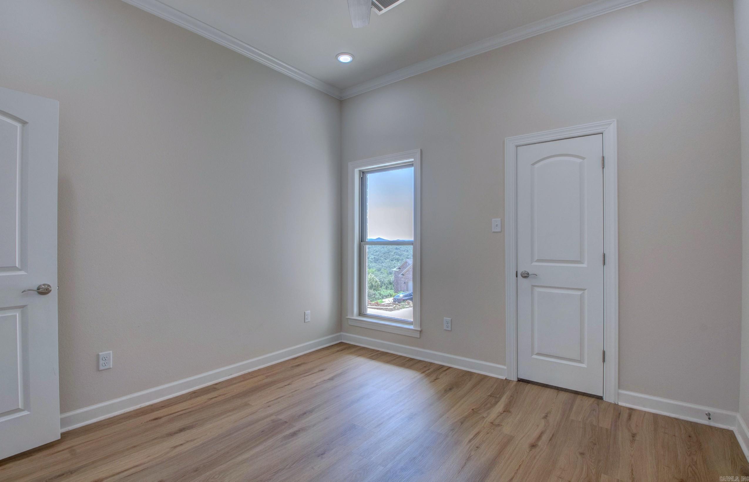 MAJESTIC POINTE - Residential