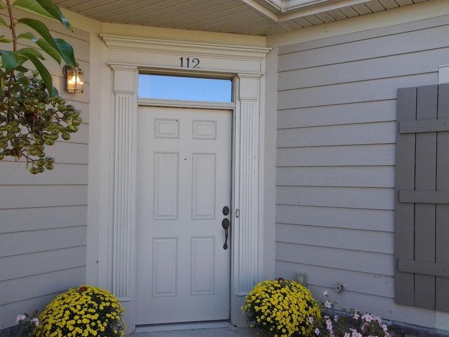 You don't want to pass on this one story single level spacious townhome! Guest Bathroom has guest Spa. Very easy living with open floor plan and well equipped kitchen. Exterior maintained by HOA.  Private Patio and 4' Wood Fence. Lots of Amenities!