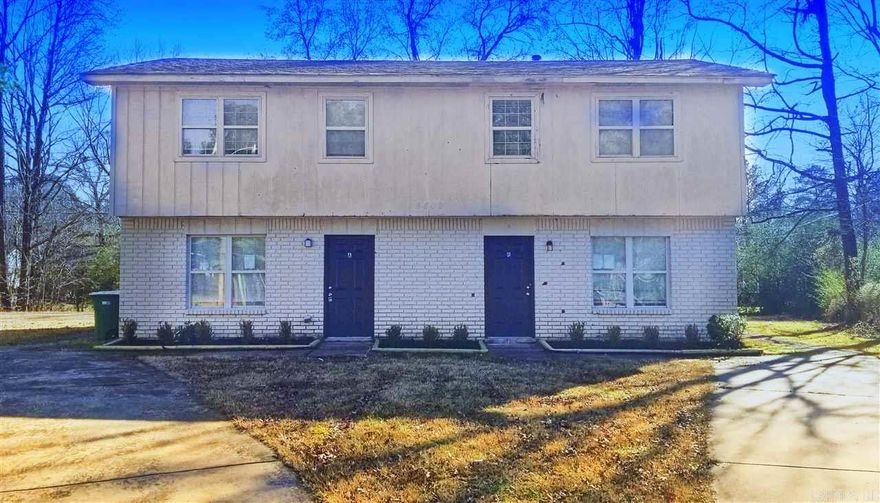 Newly Renovated 3bd/1.5 town house in Little Rock ! New flooring ,and paint through out . New kitchen and appliances ! Really cute and move in ready !  Give us a call 501-232-8964