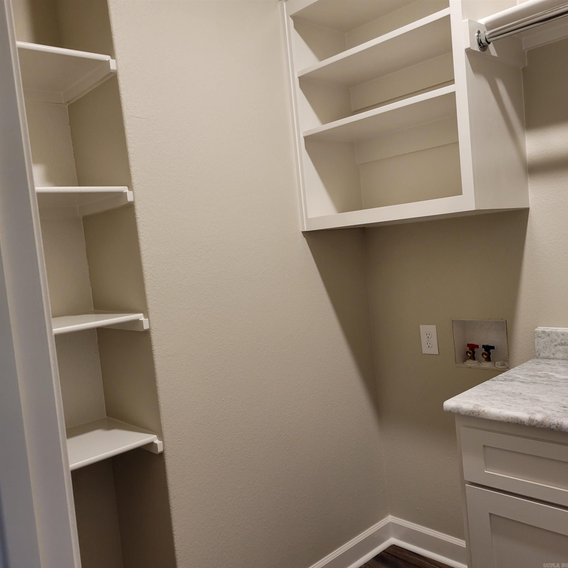 WINCHESTER ESTATES - Residential