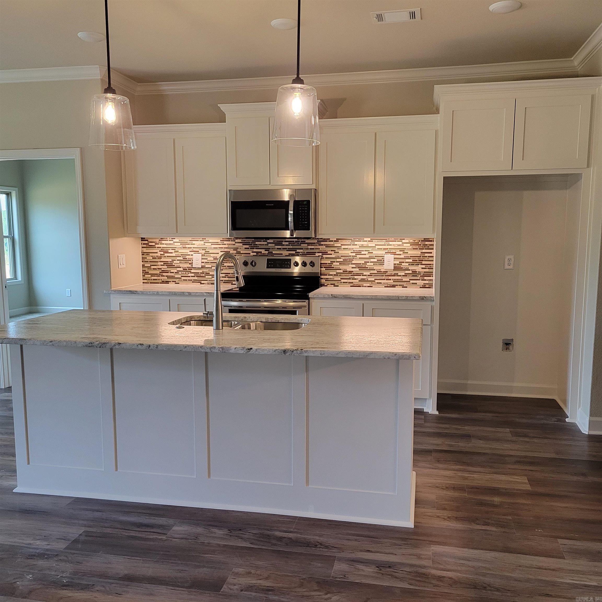 WINCHESTER ESTATES - Residential