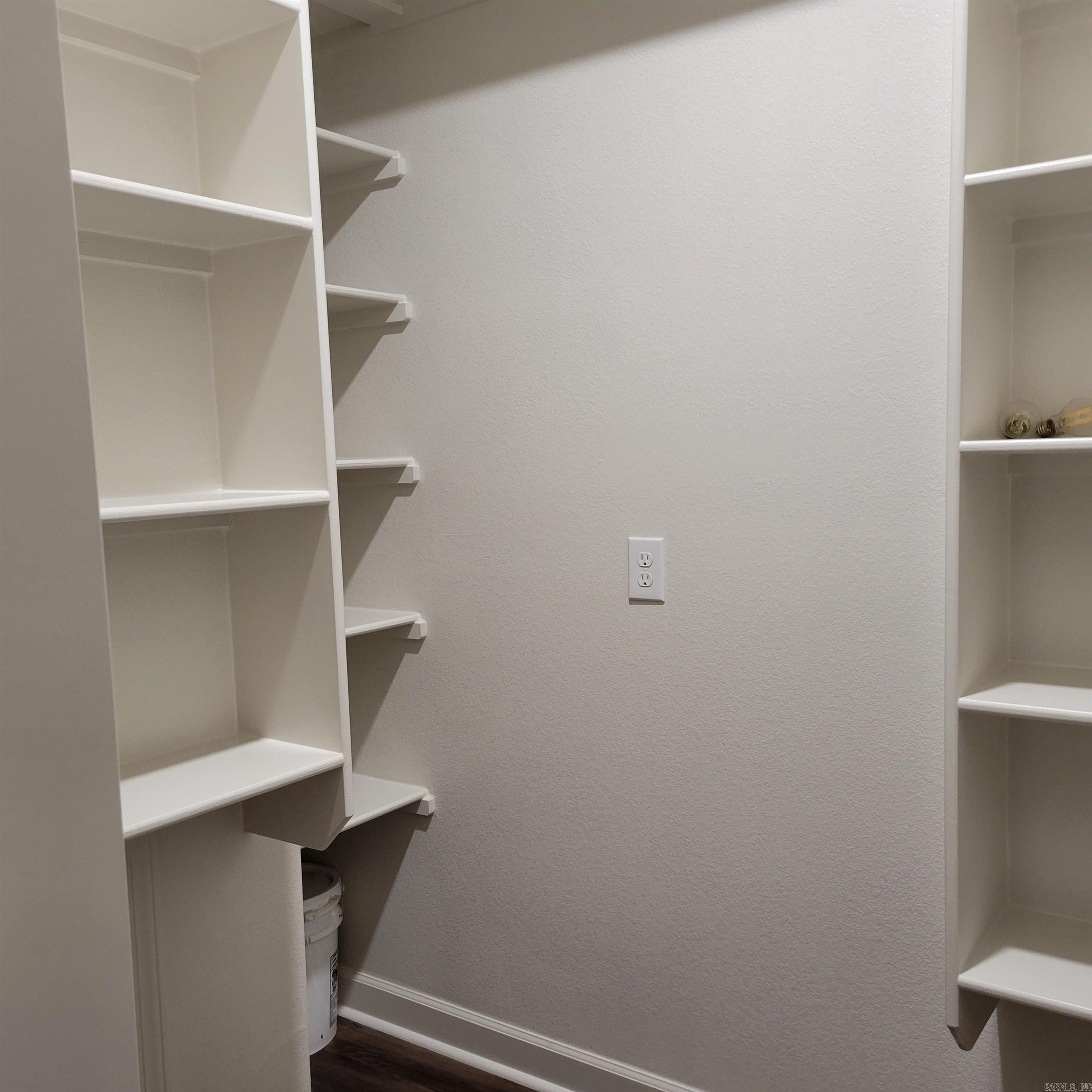 WINCHESTER ESTATES - Residential