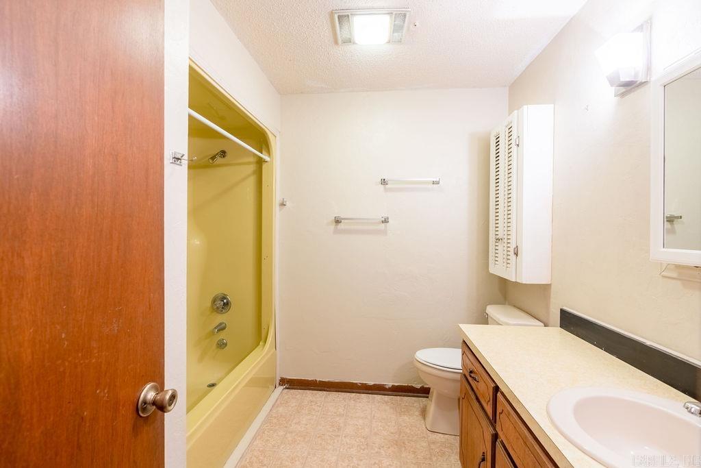 LAKESHORE HEIGHTS - Residential