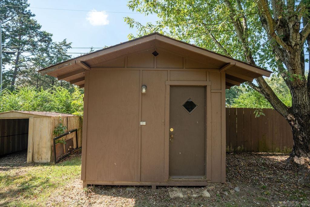 LAKESHORE HEIGHTS - Residential