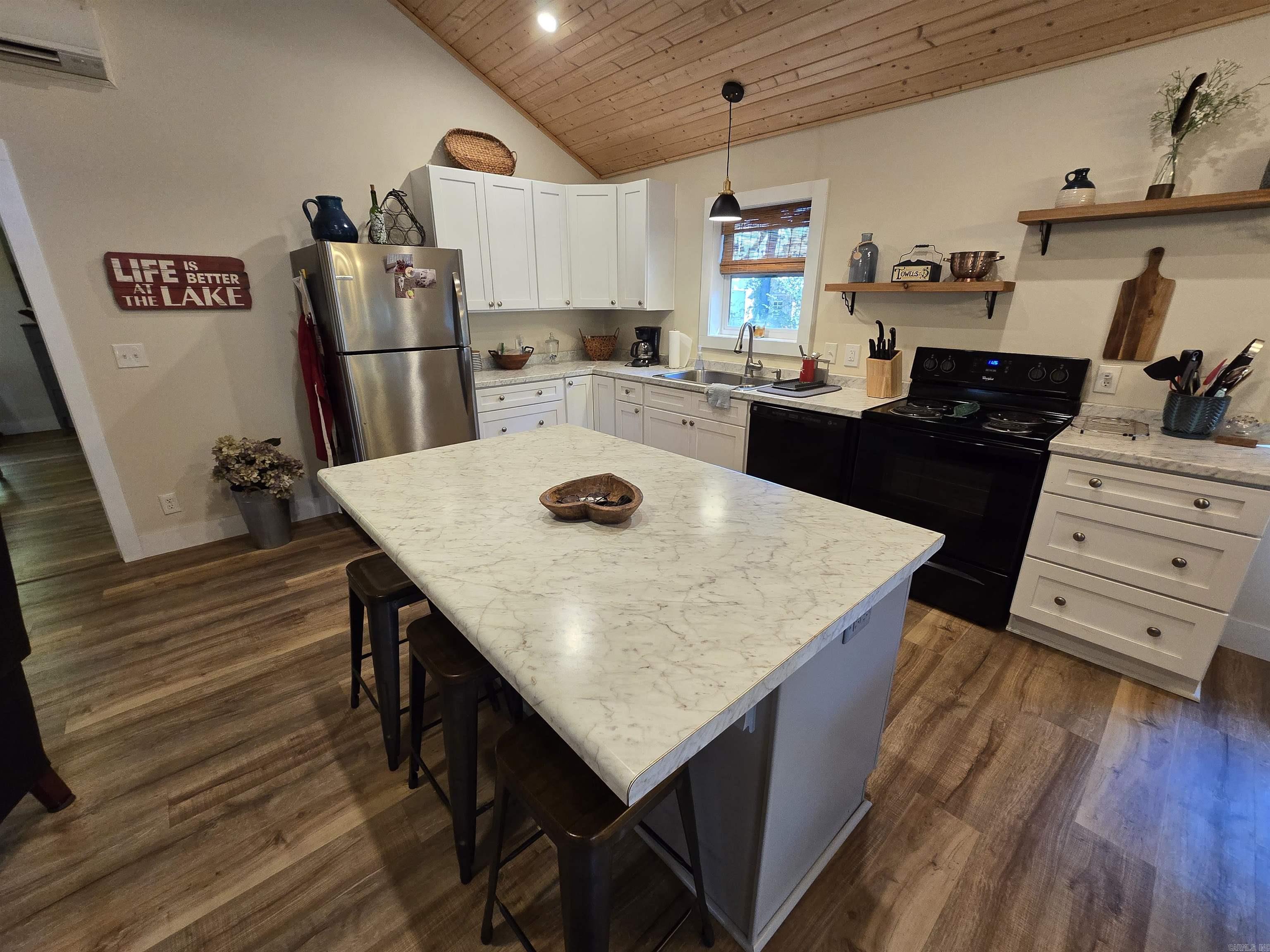 Mills Point - Lake - Residential