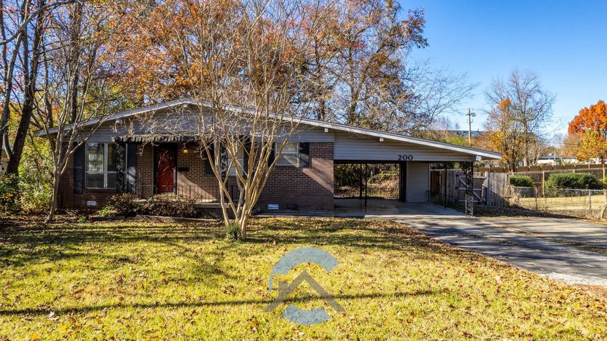 Come check out this nicely located 3 bed, 2 bath home on West Markham.  Close to access to I-430 as well as many other places to eat and shop at.  Apply today. Some pets accepted with additional pet fee added to monthly base rent.