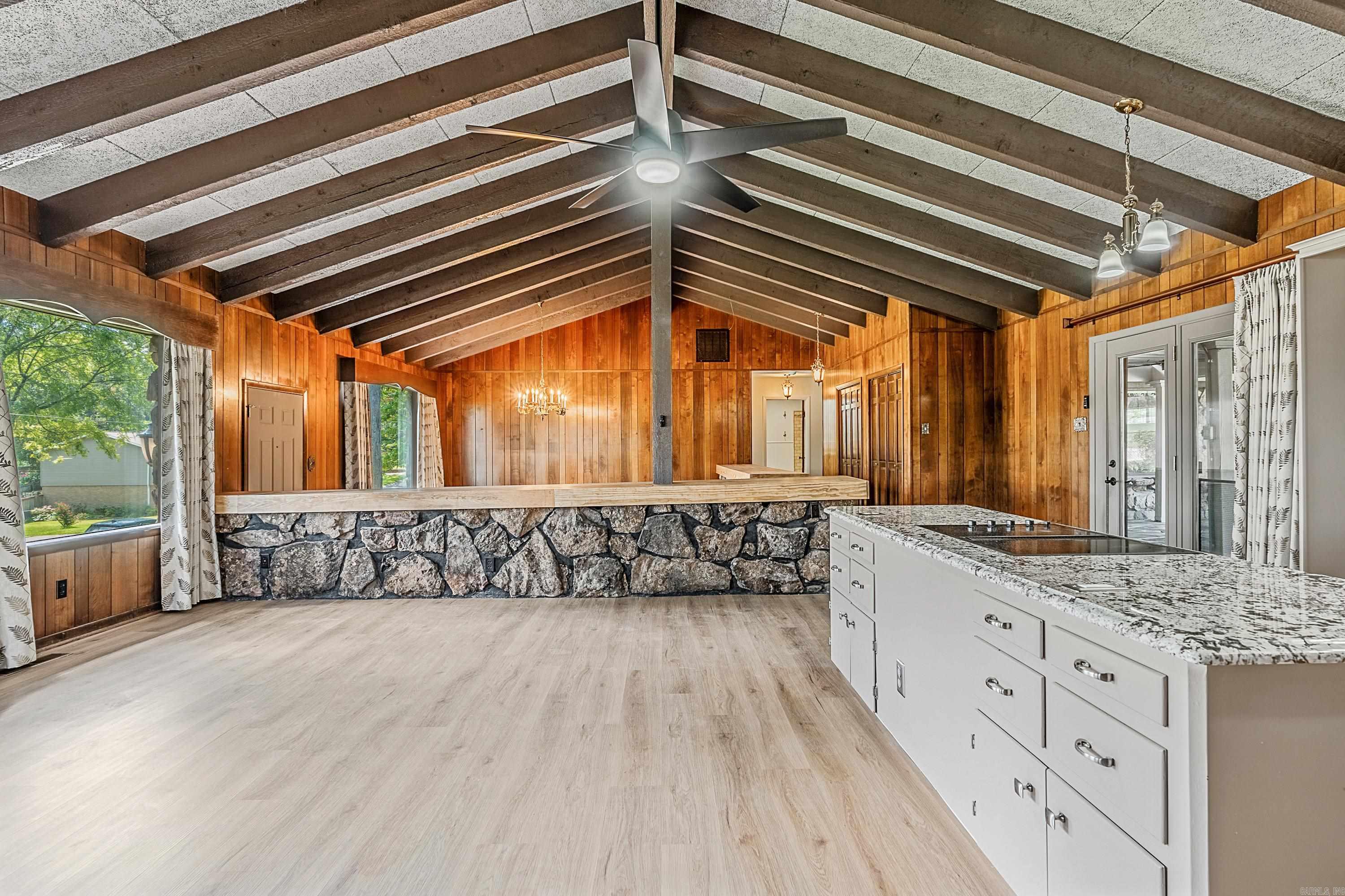 COUNTRY CLUB PARK - Residential