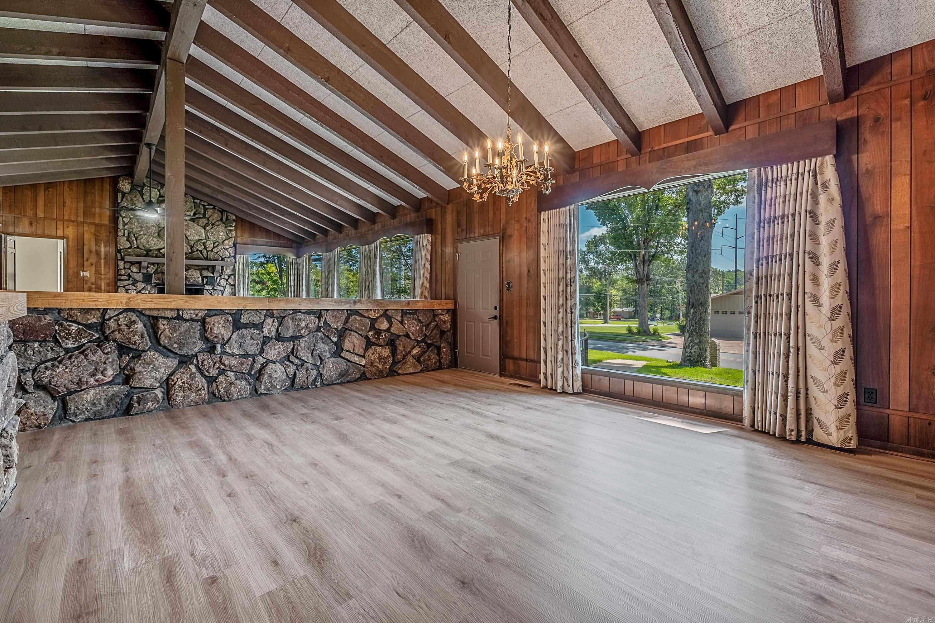 COUNTRY CLUB PARK - Residential