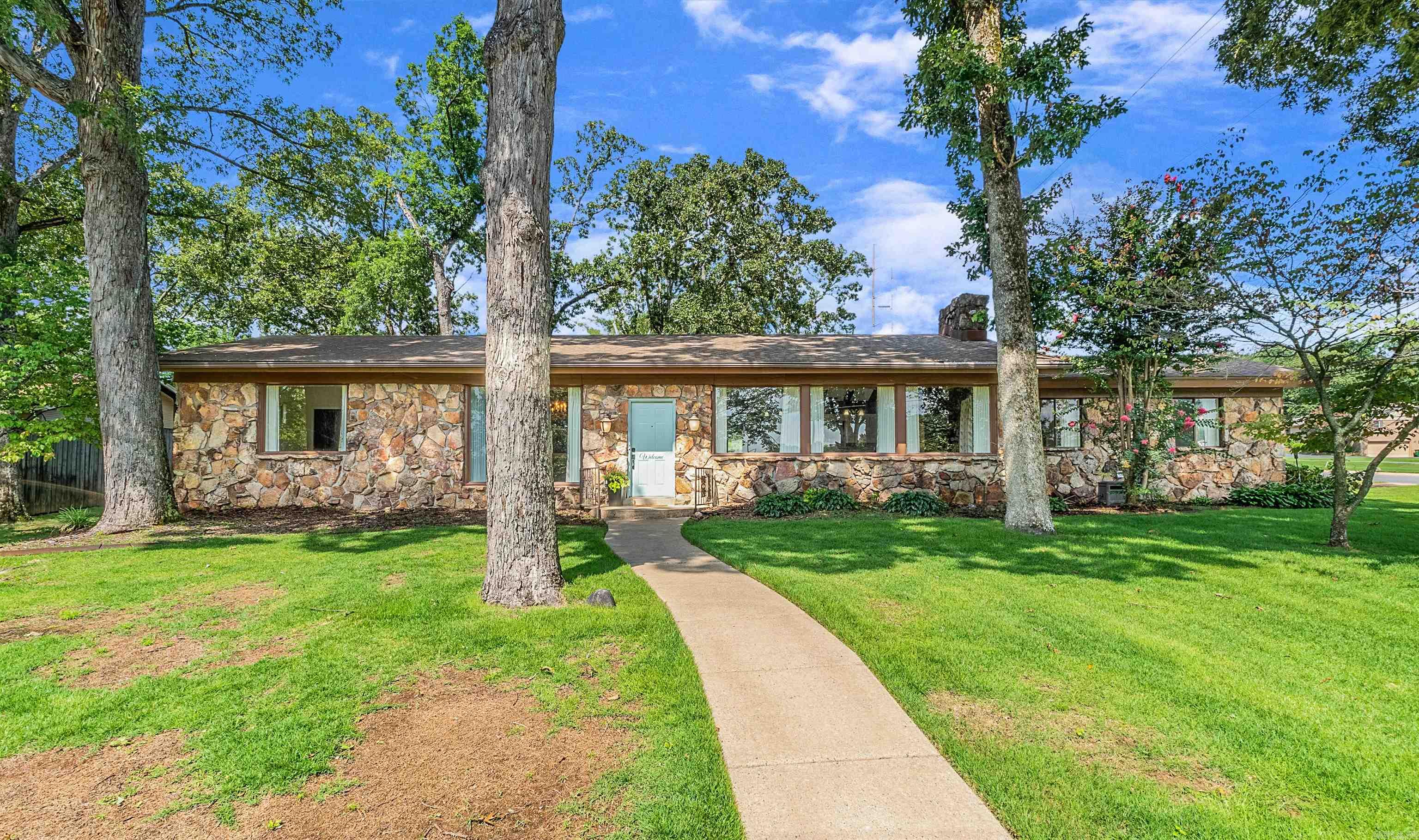 COUNTRY CLUB PARK - Residential