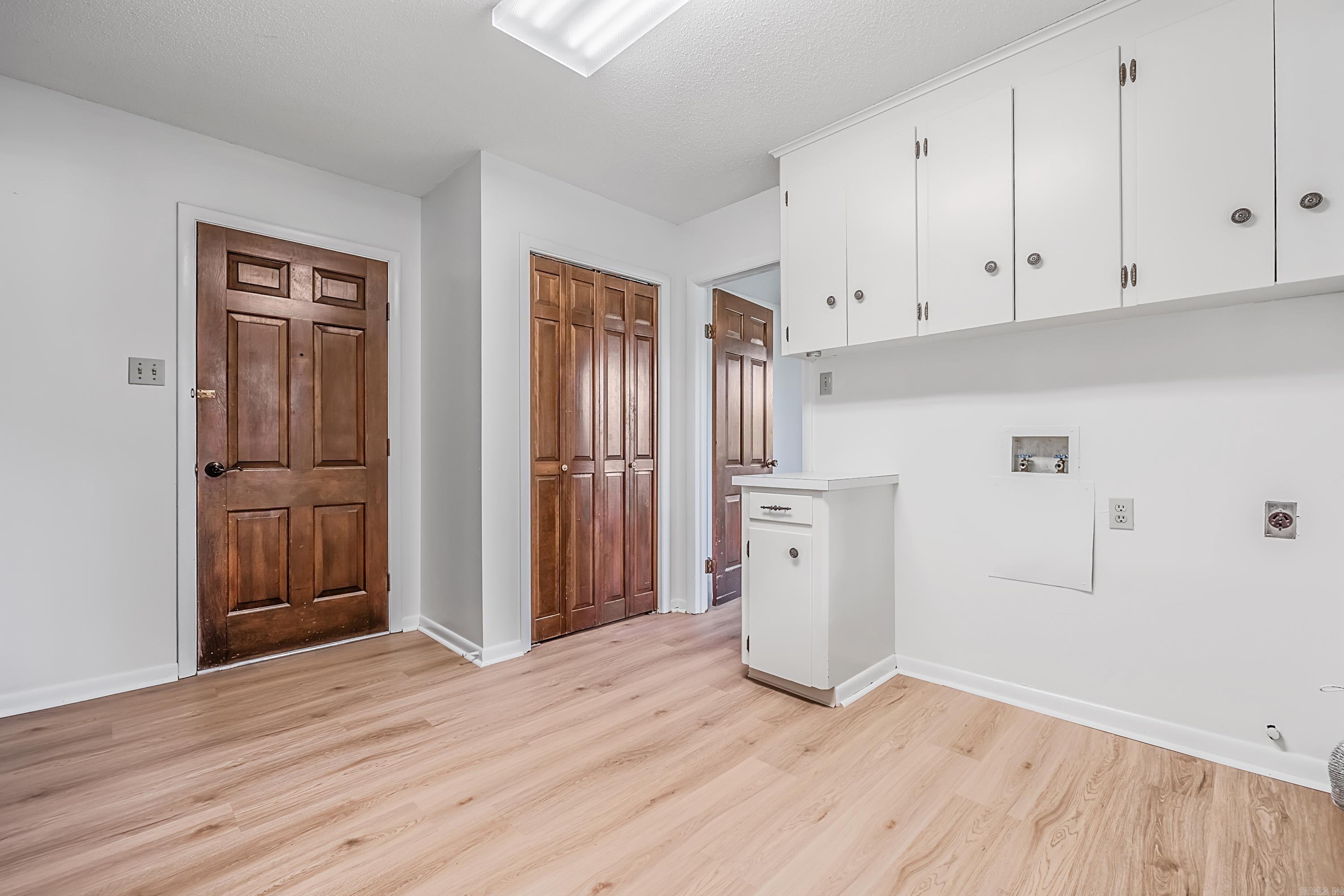 COUNTRY CLUB PARK - Residential