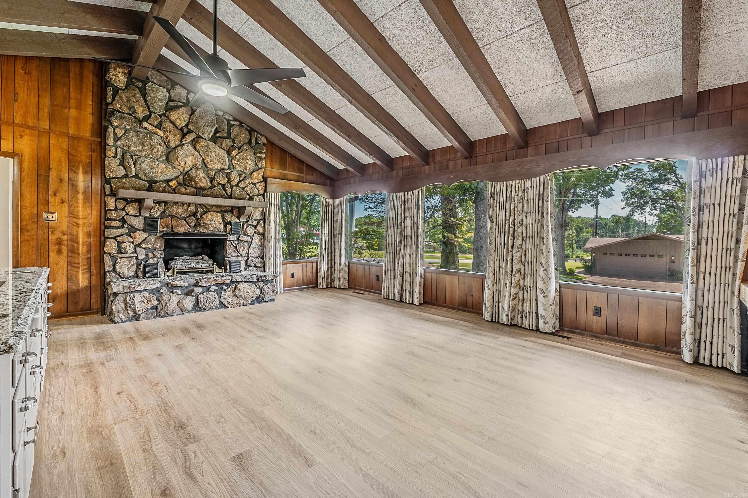 COUNTRY CLUB PARK - Residential