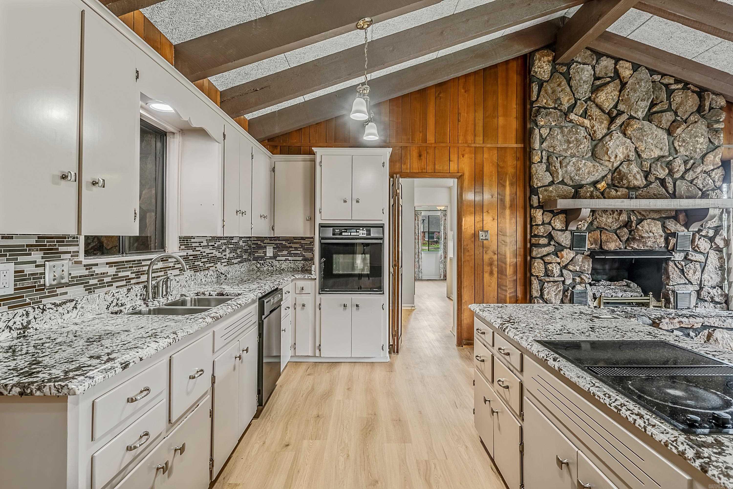 COUNTRY CLUB PARK - Residential