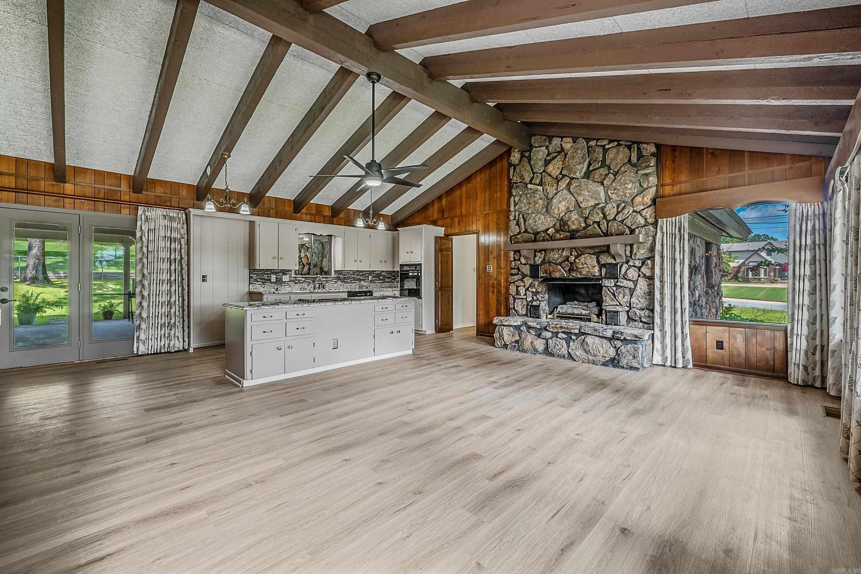 COUNTRY CLUB PARK - Residential