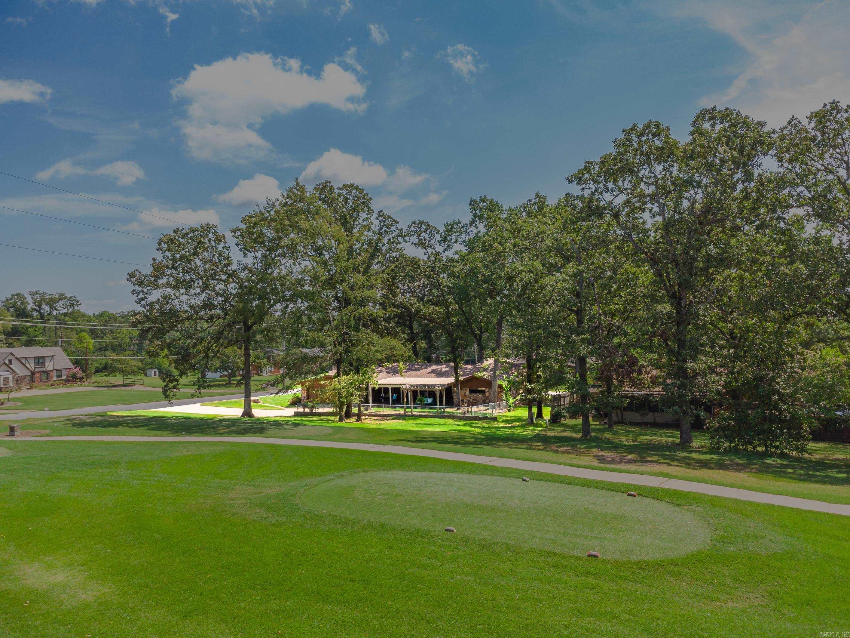 COUNTRY CLUB PARK - Residential