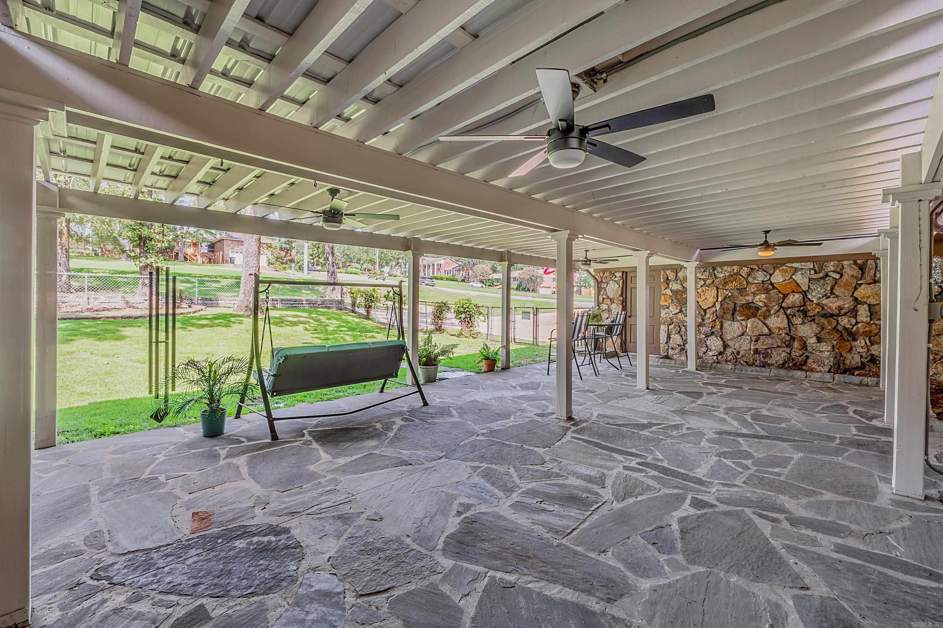 COUNTRY CLUB PARK - Residential