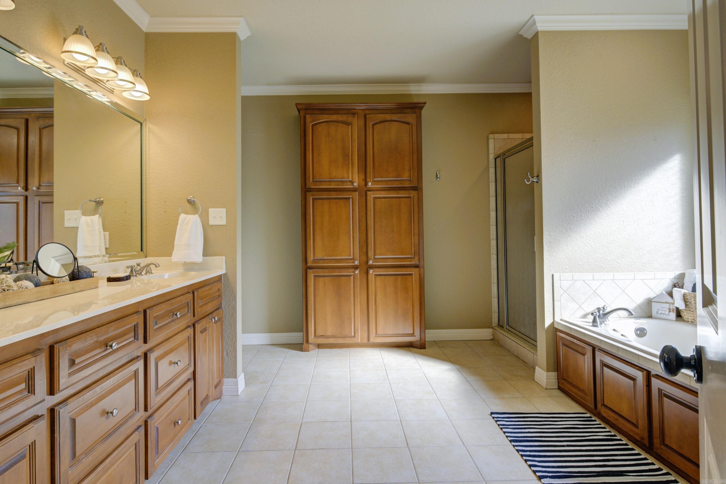 COUNTRY HILLS SUBD - Residential