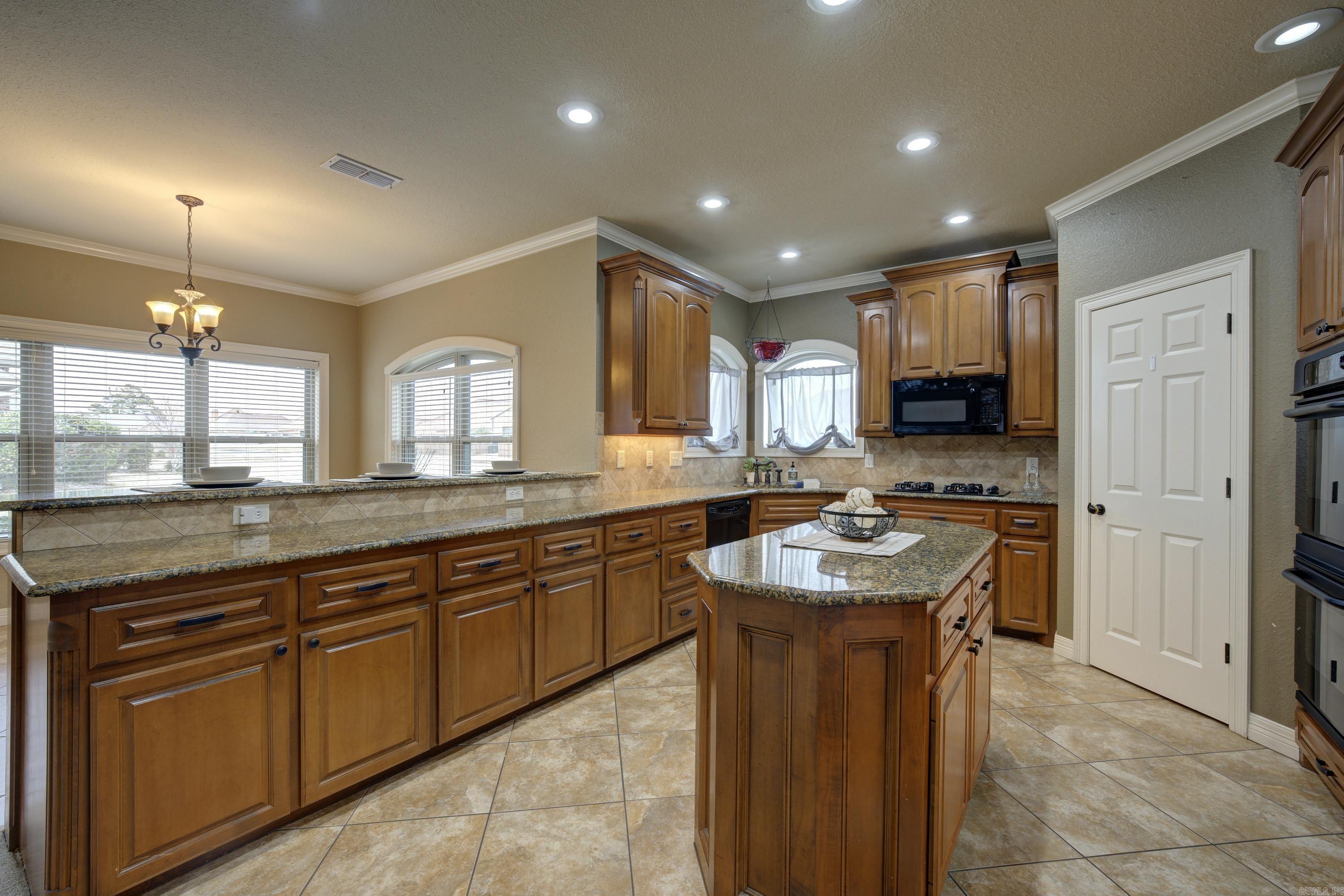 COUNTRY HILLS SUBD - Residential