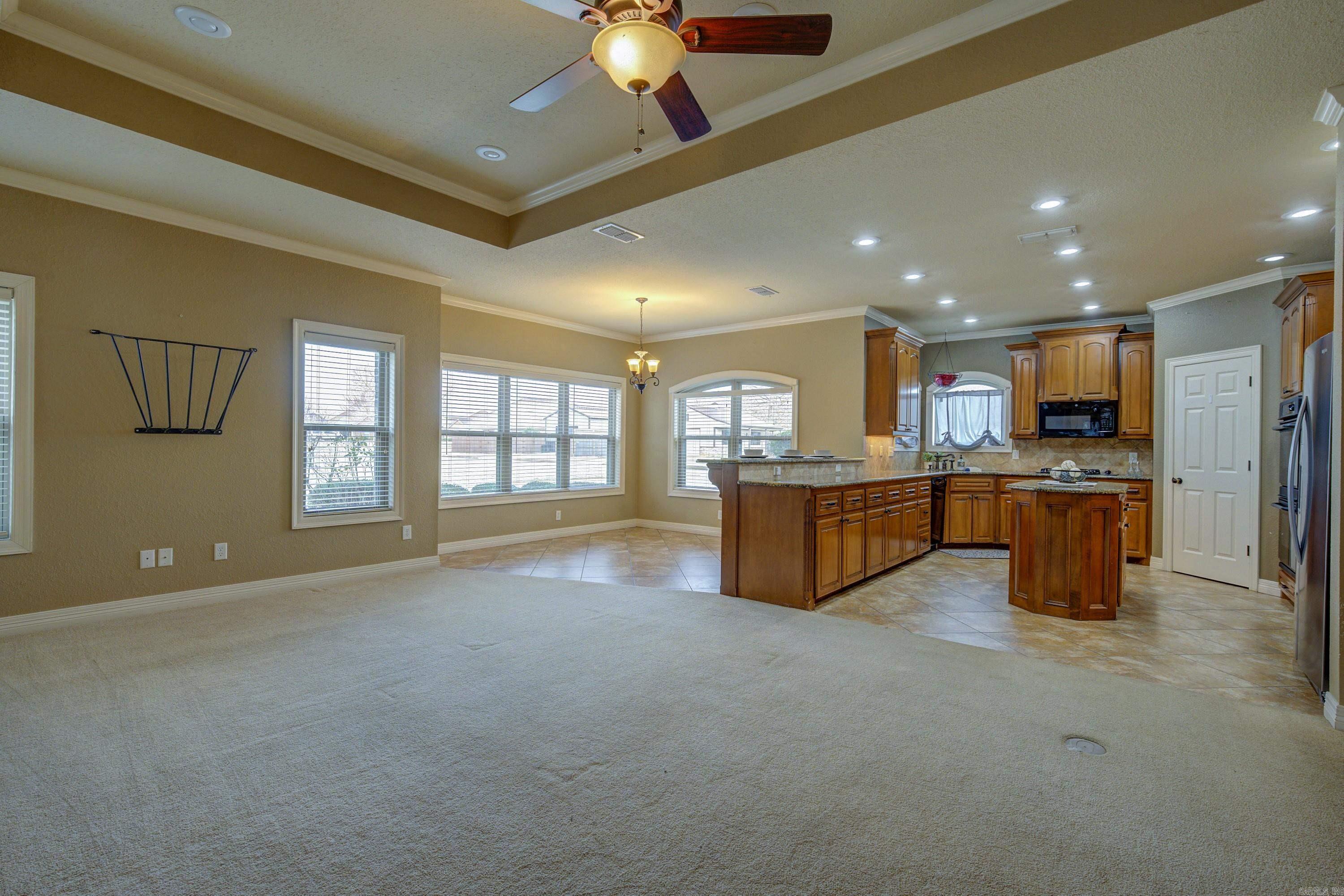 COUNTRY HILLS SUBD - Residential