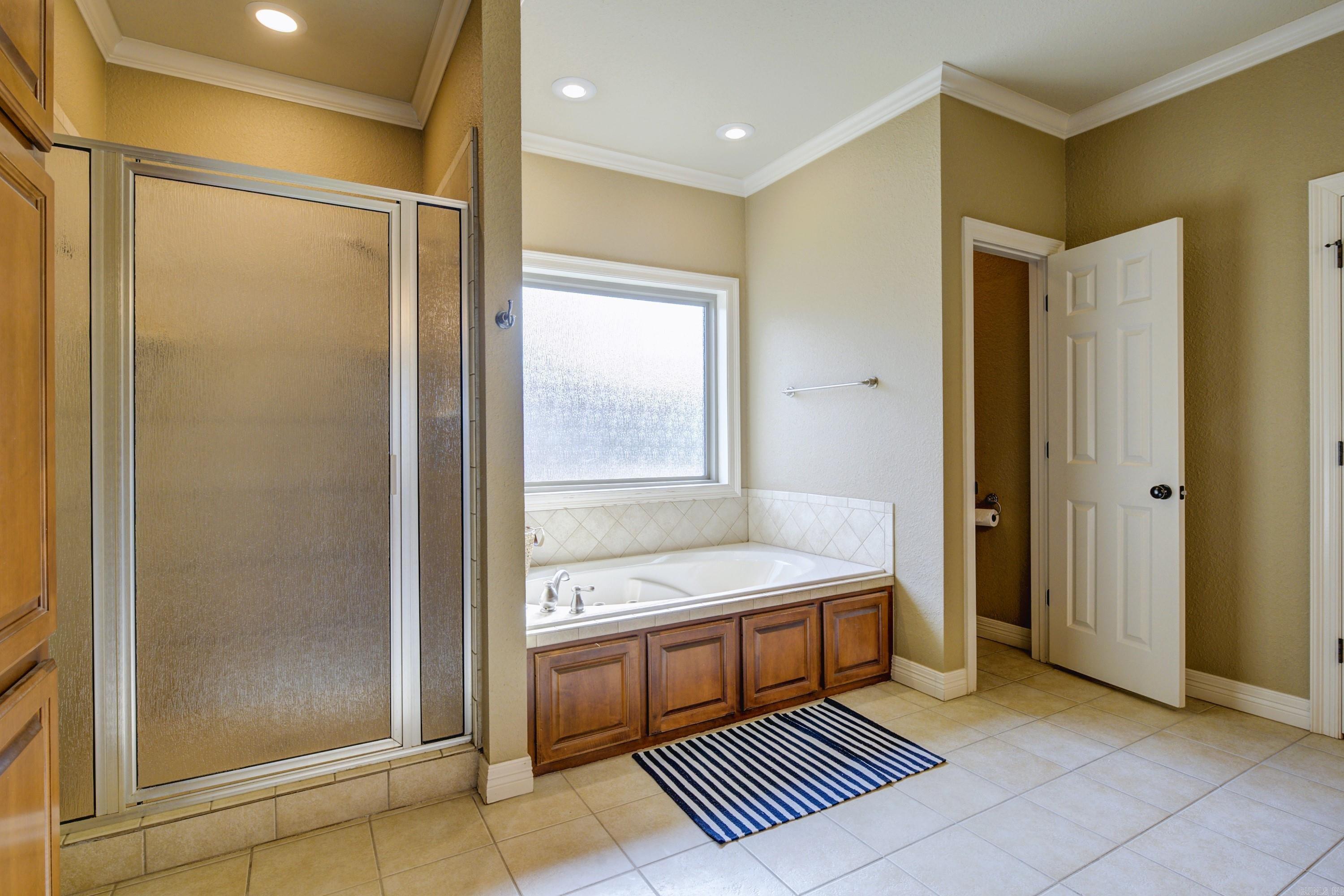 COUNTRY HILLS SUBD - Residential