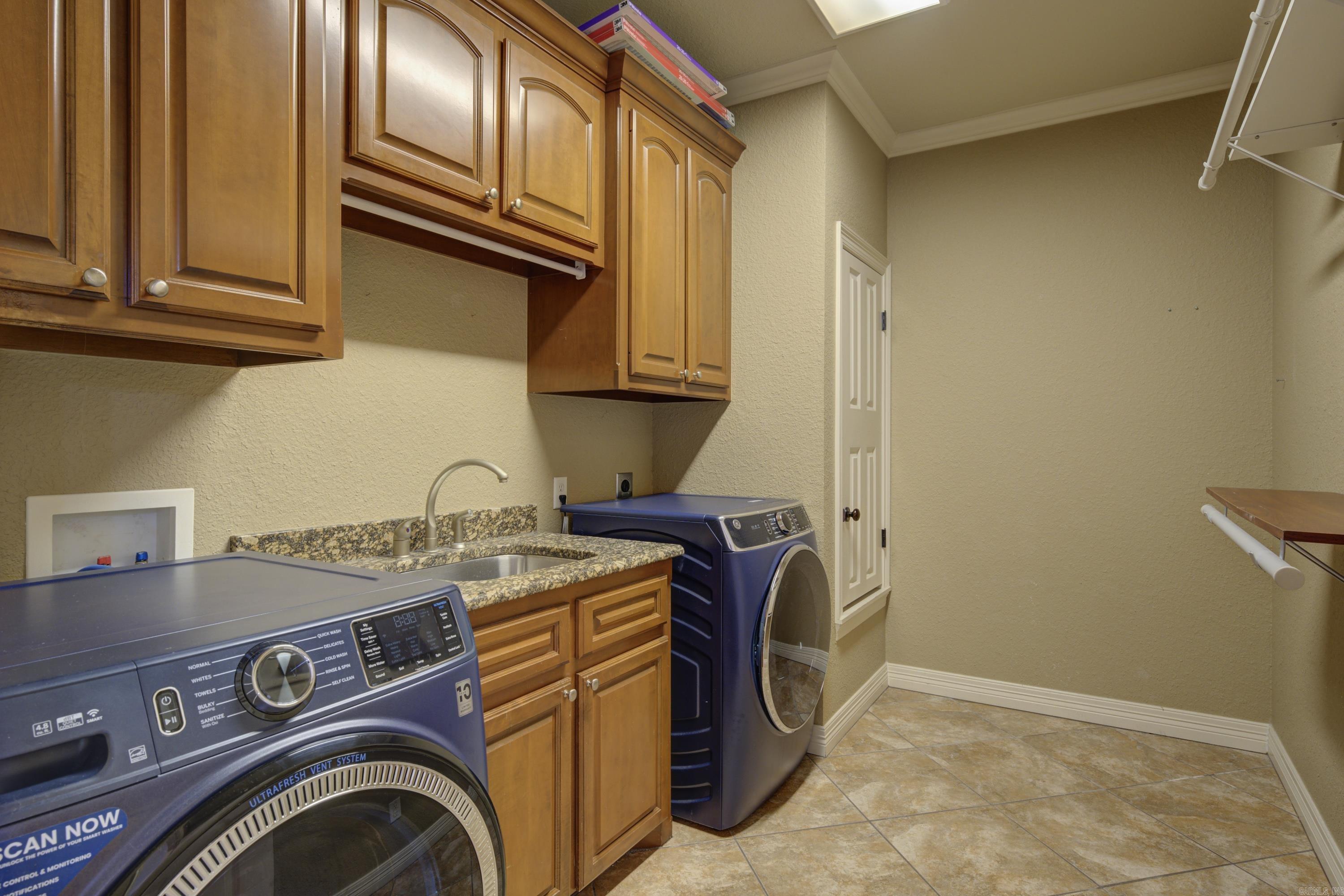 COUNTRY HILLS SUBD - Residential