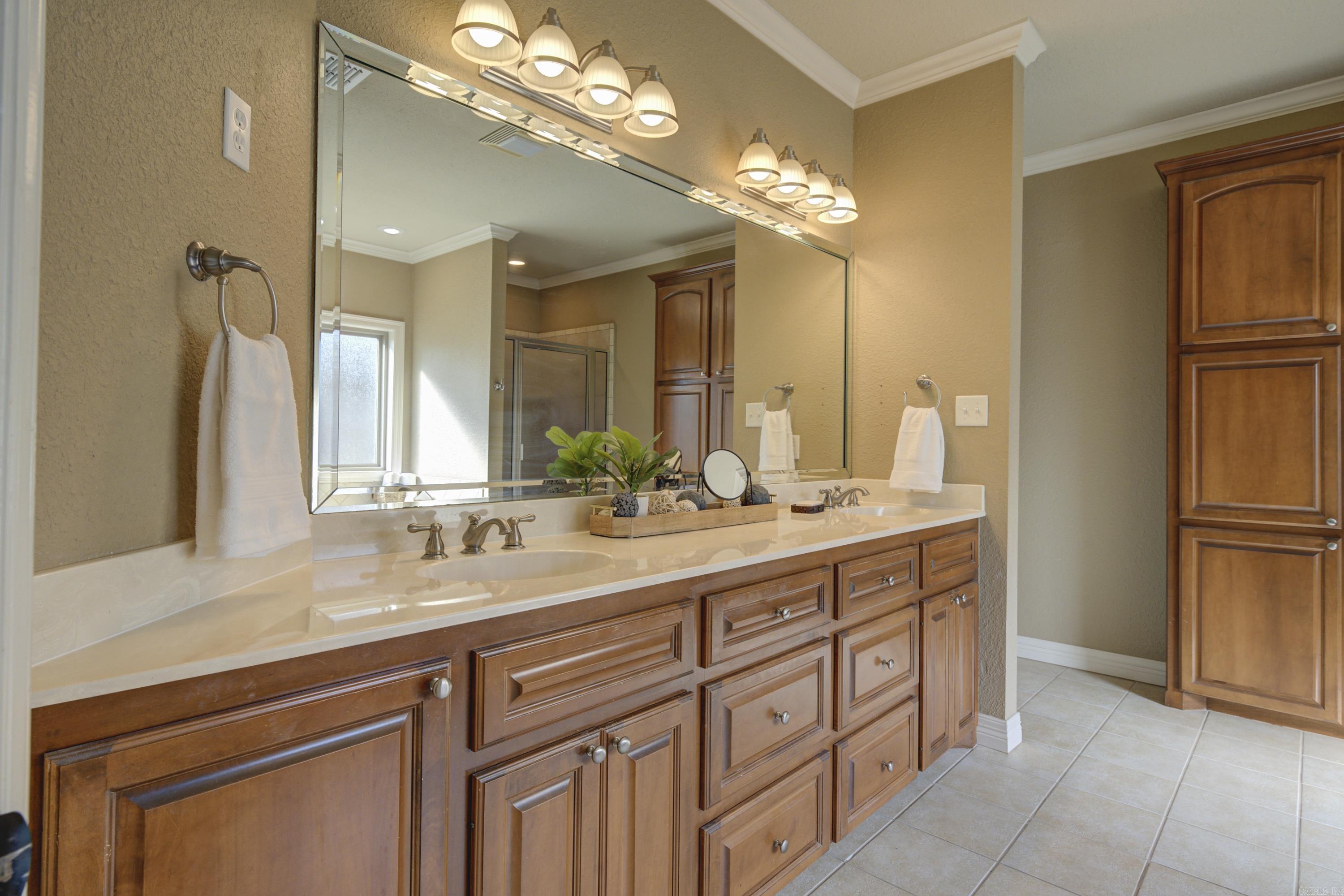 COUNTRY HILLS SUBD - Residential