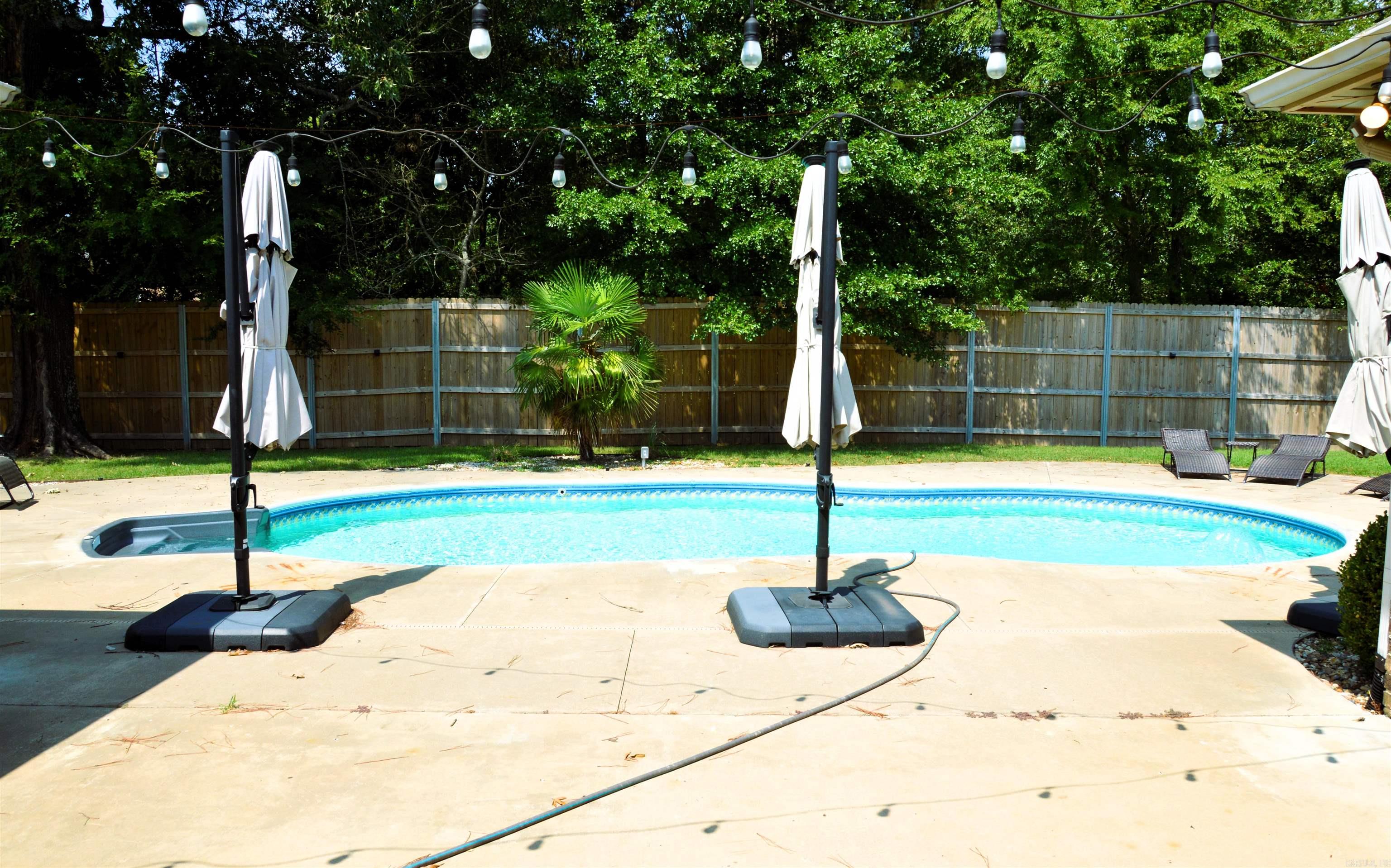 COUNTRY HILLS SUBD - Residential