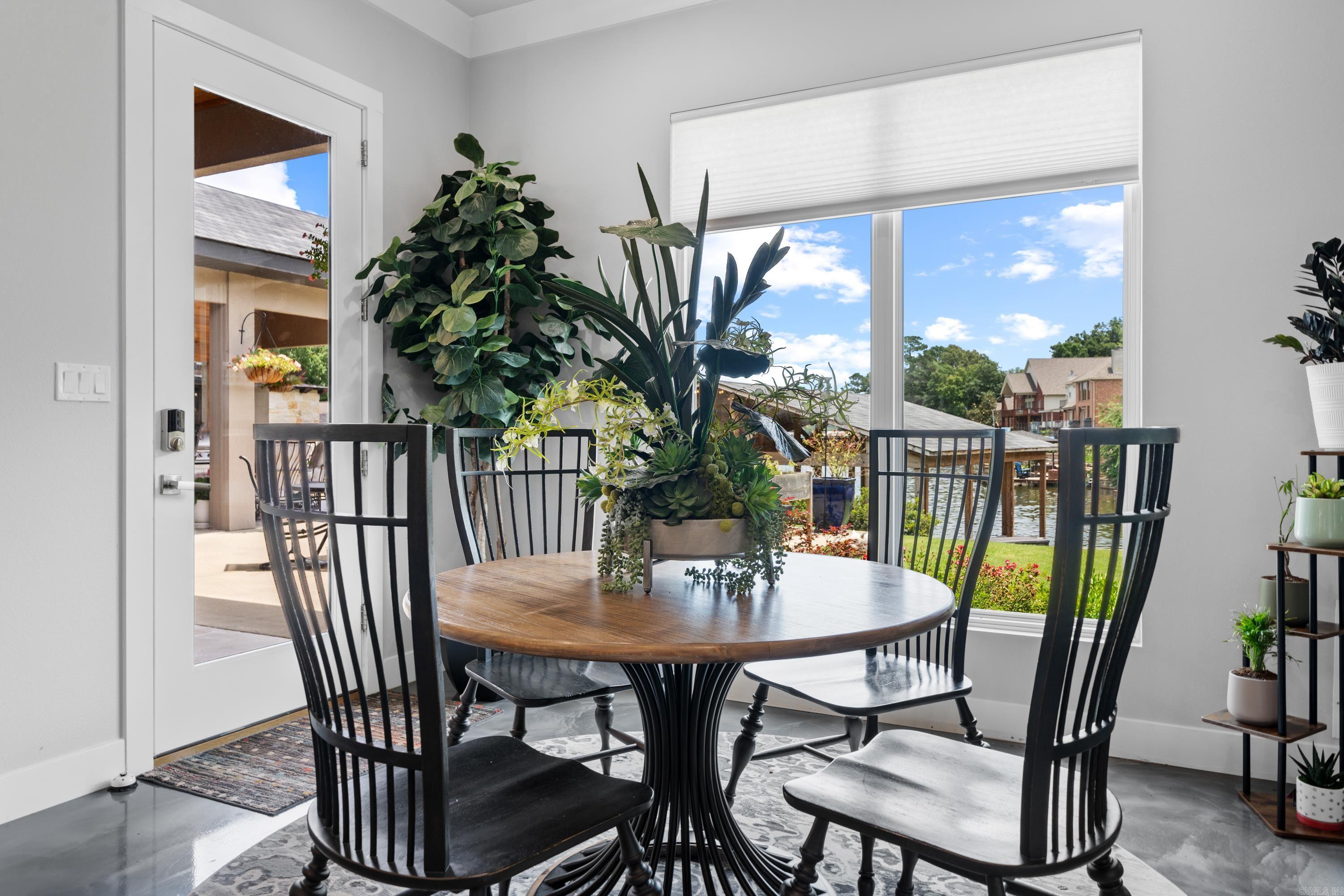 HUNTERS COVE - Residential