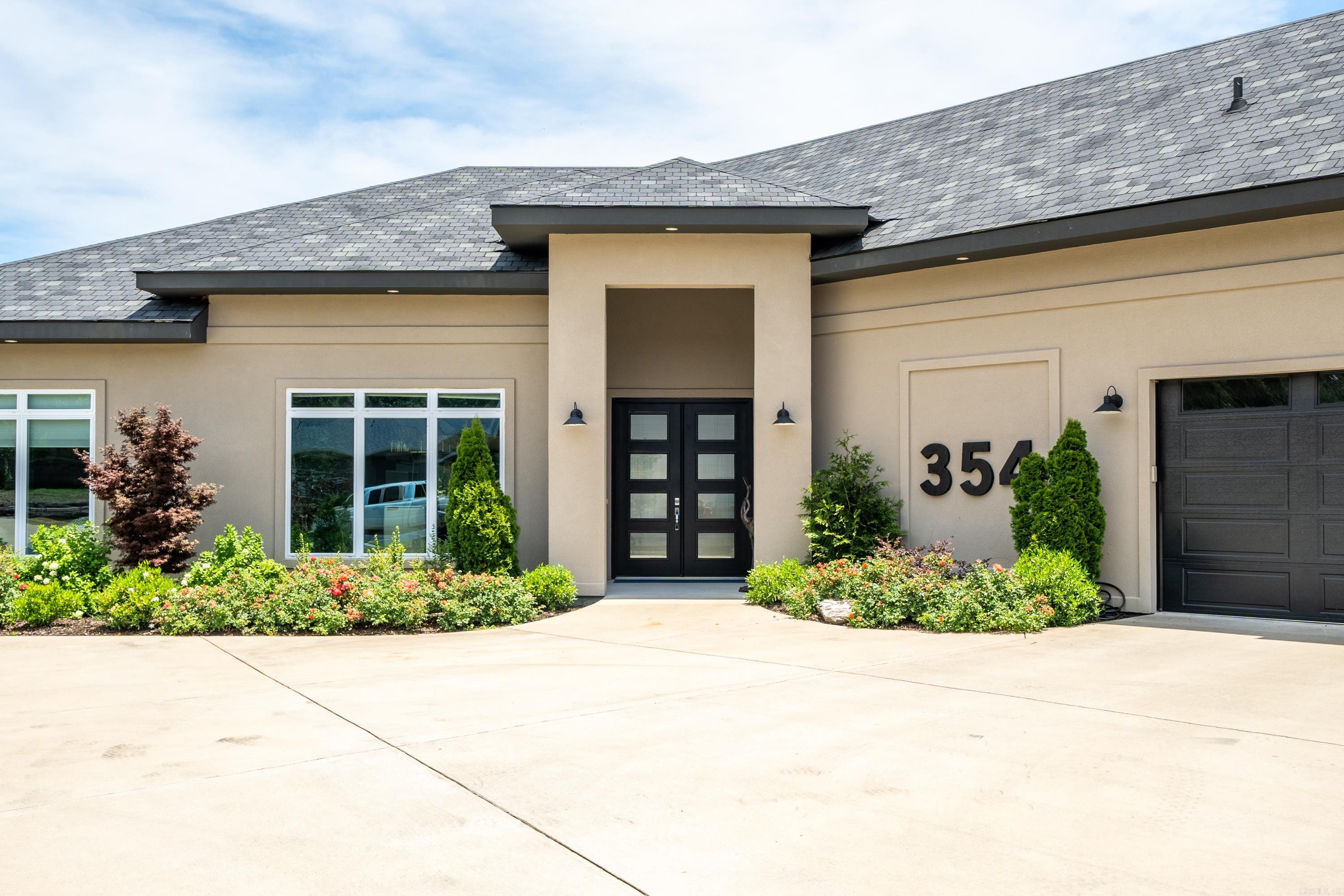 HUNTERS COVE - Residential