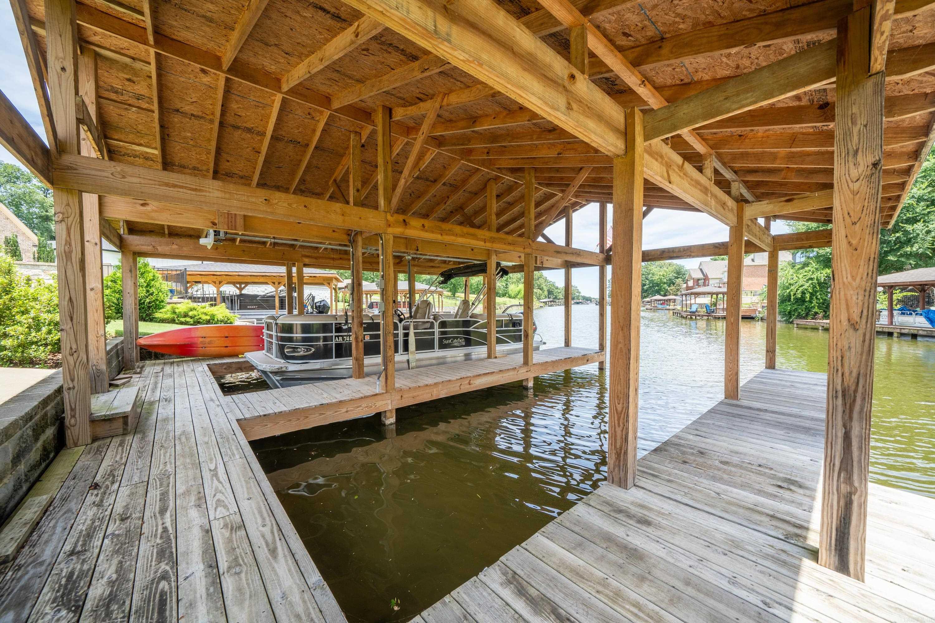 HUNTERS COVE - Residential