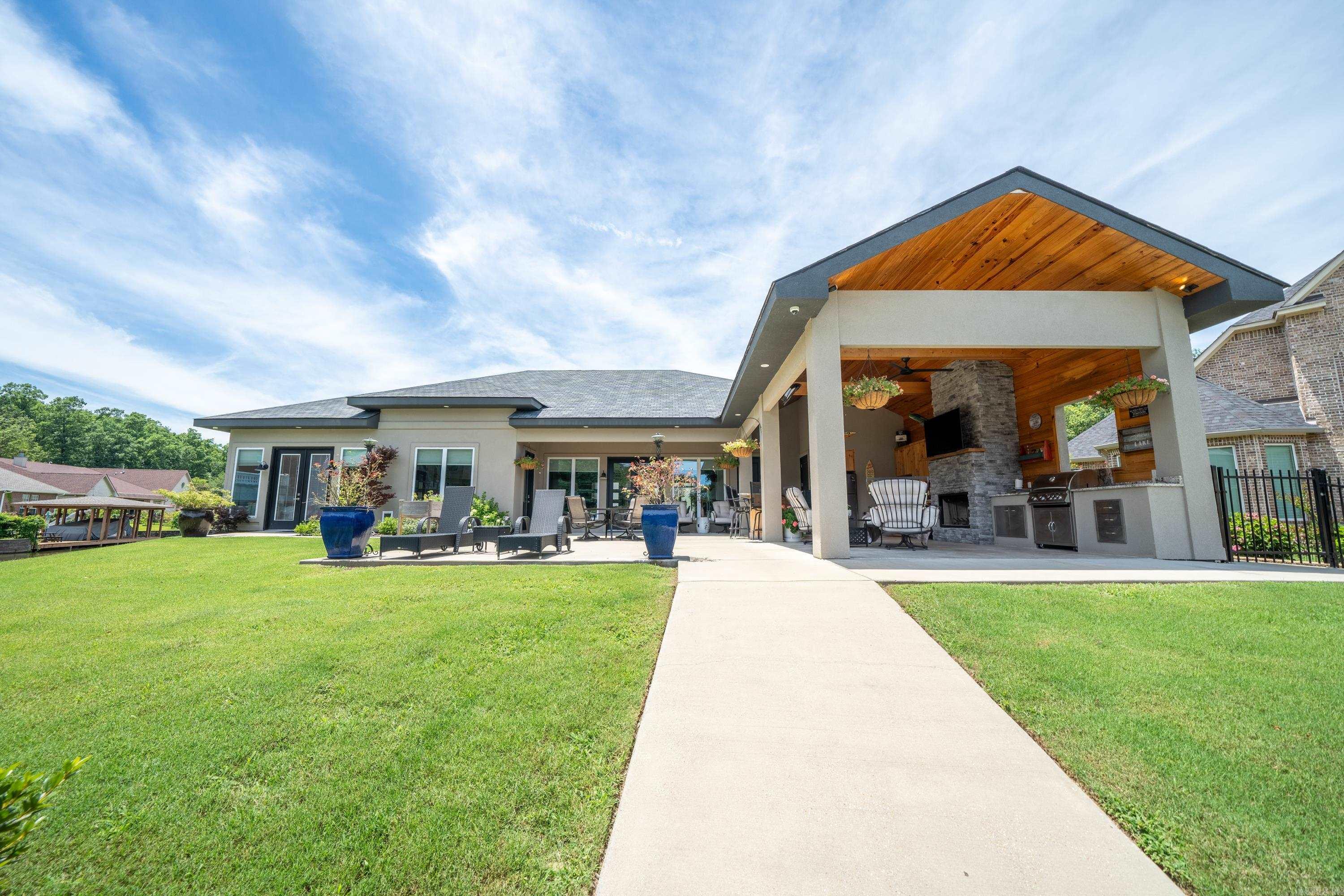 HUNTERS COVE - Residential