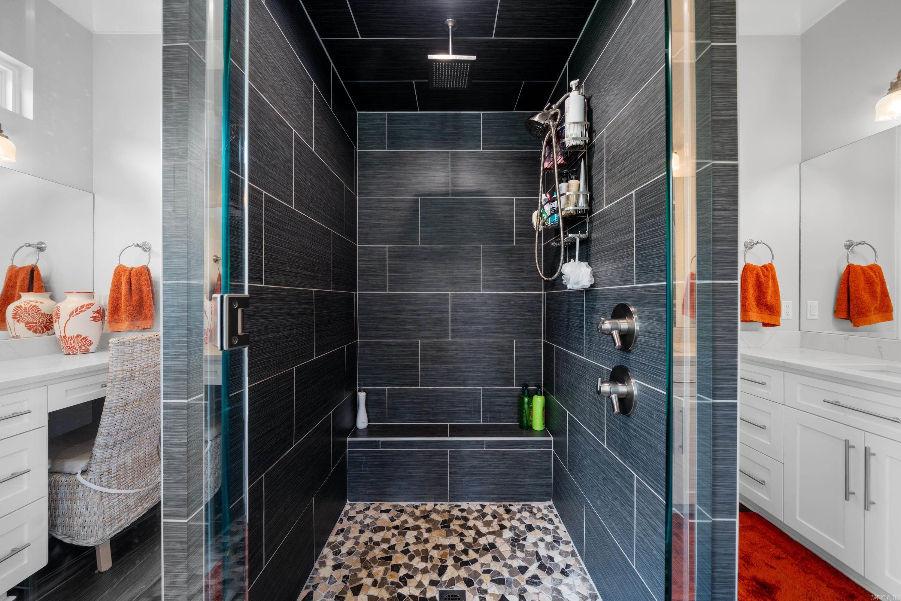 HUNTERS COVE - Residential