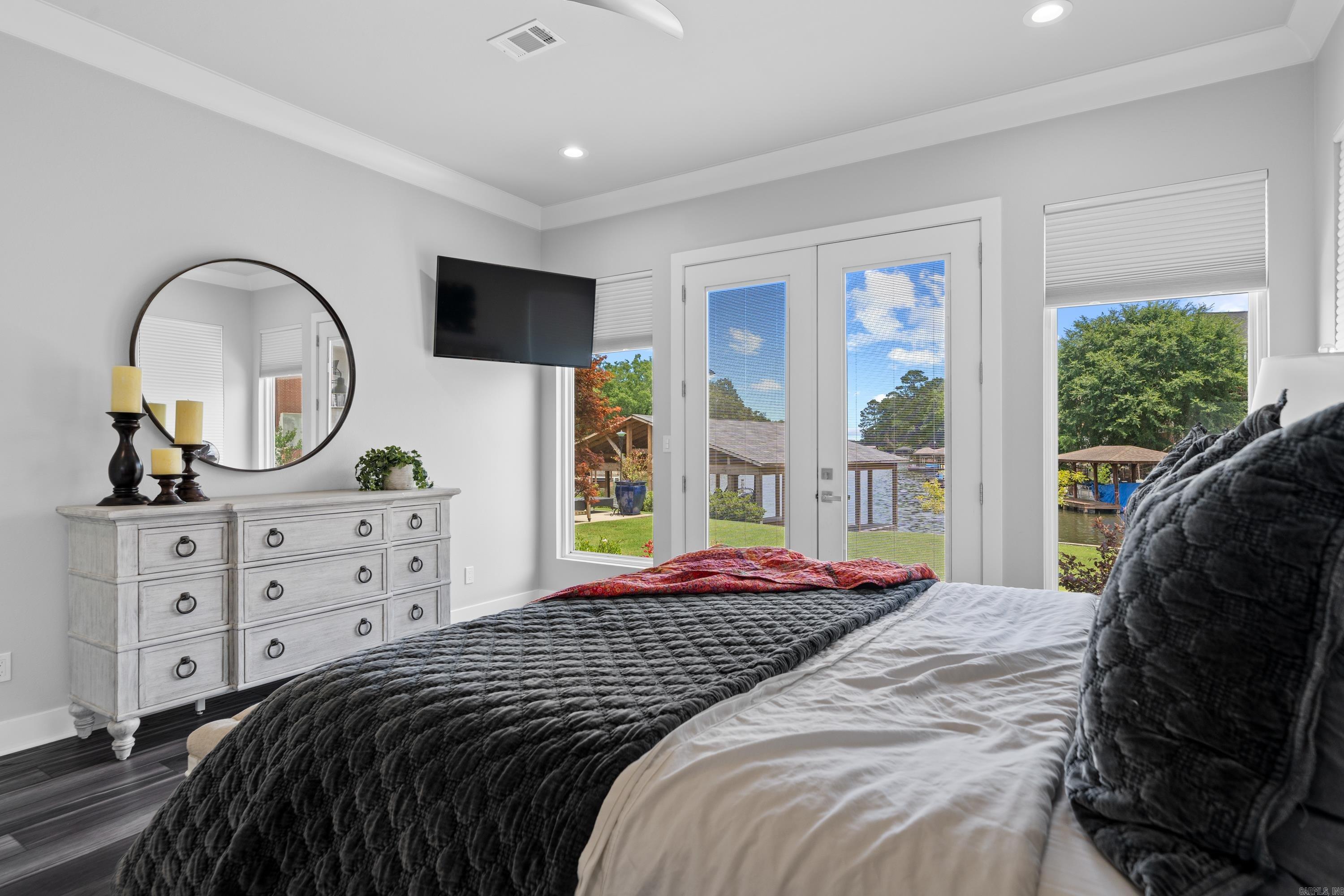 HUNTERS COVE - Residential