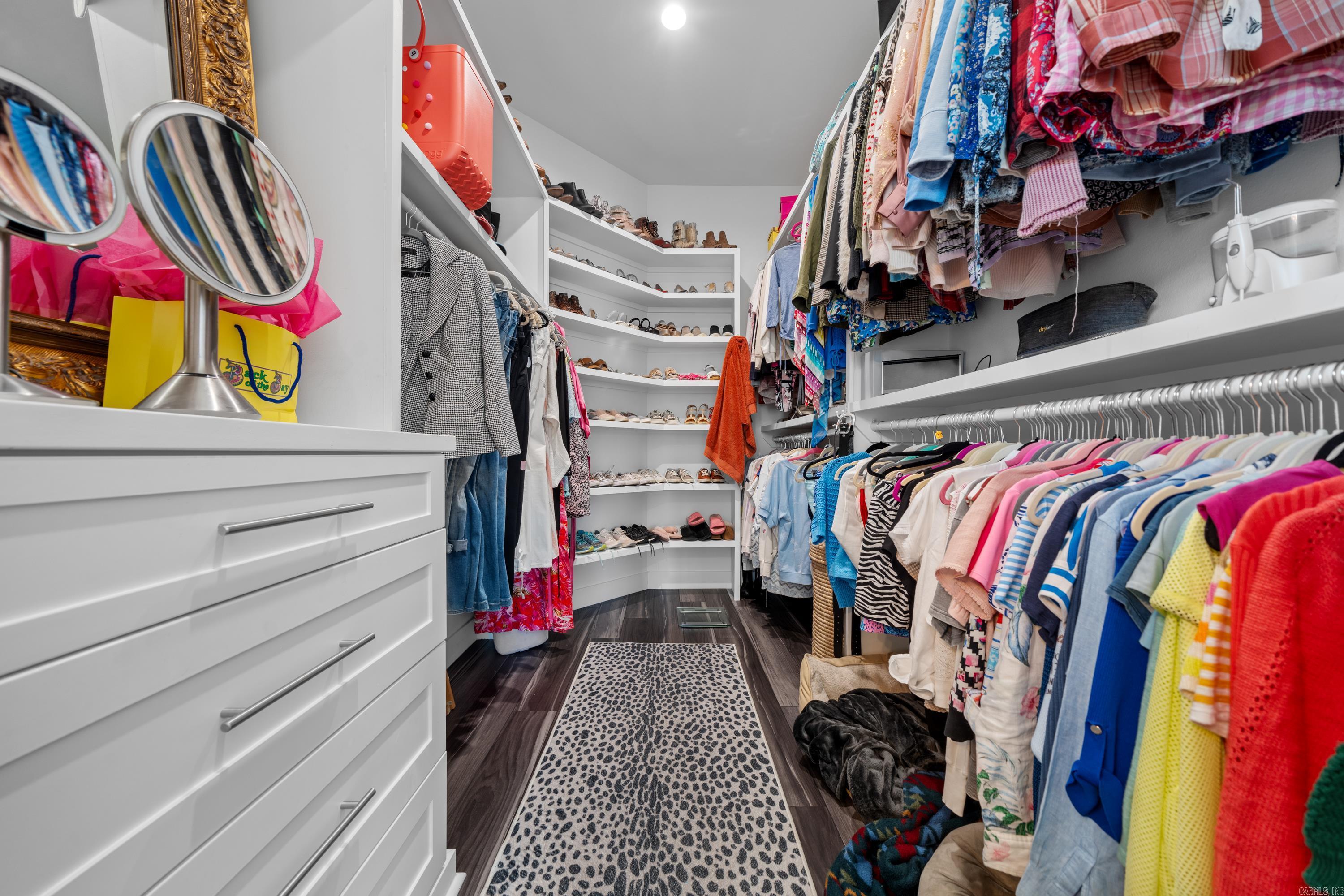 HUNTERS COVE - Residential