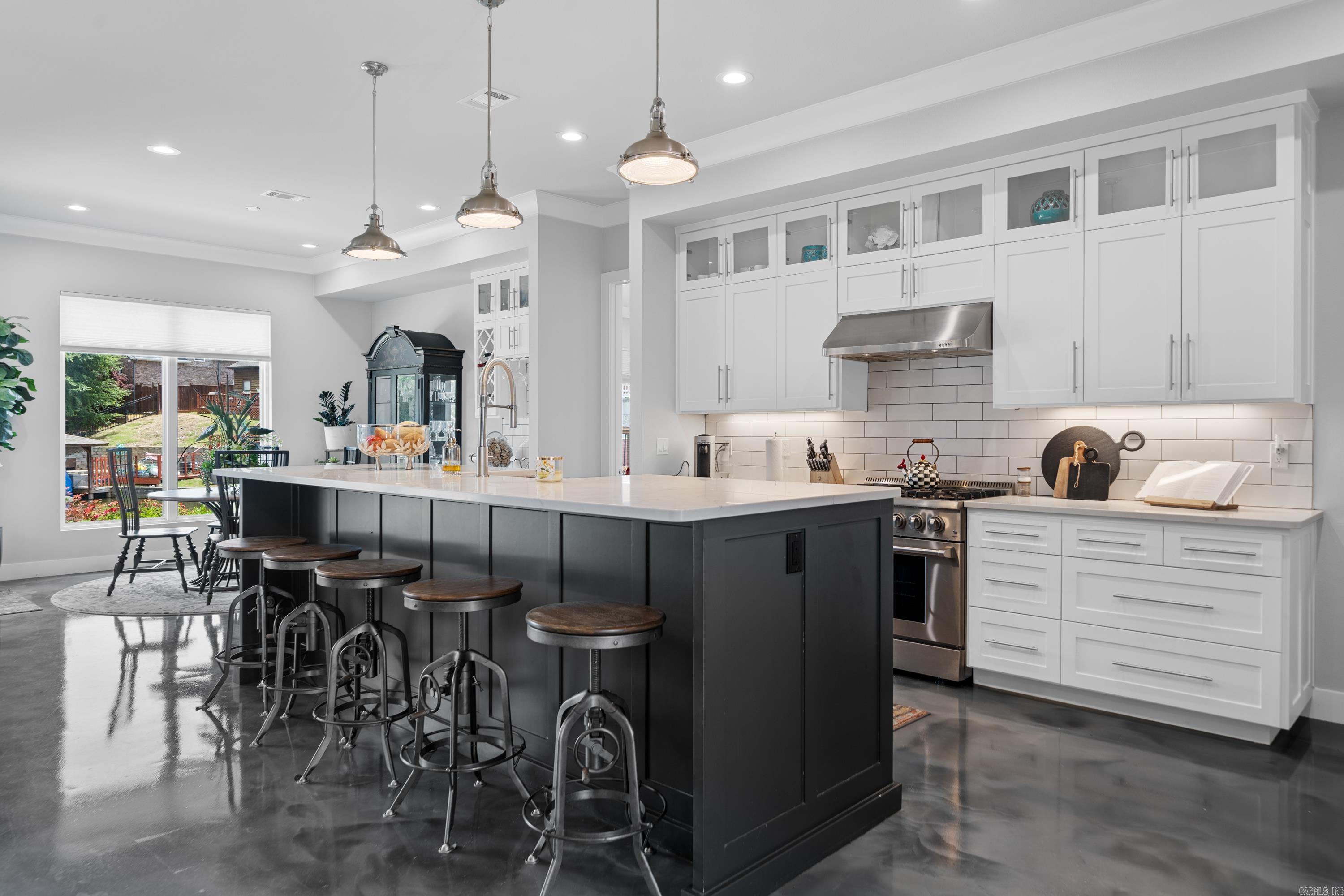 HUNTERS COVE - Residential