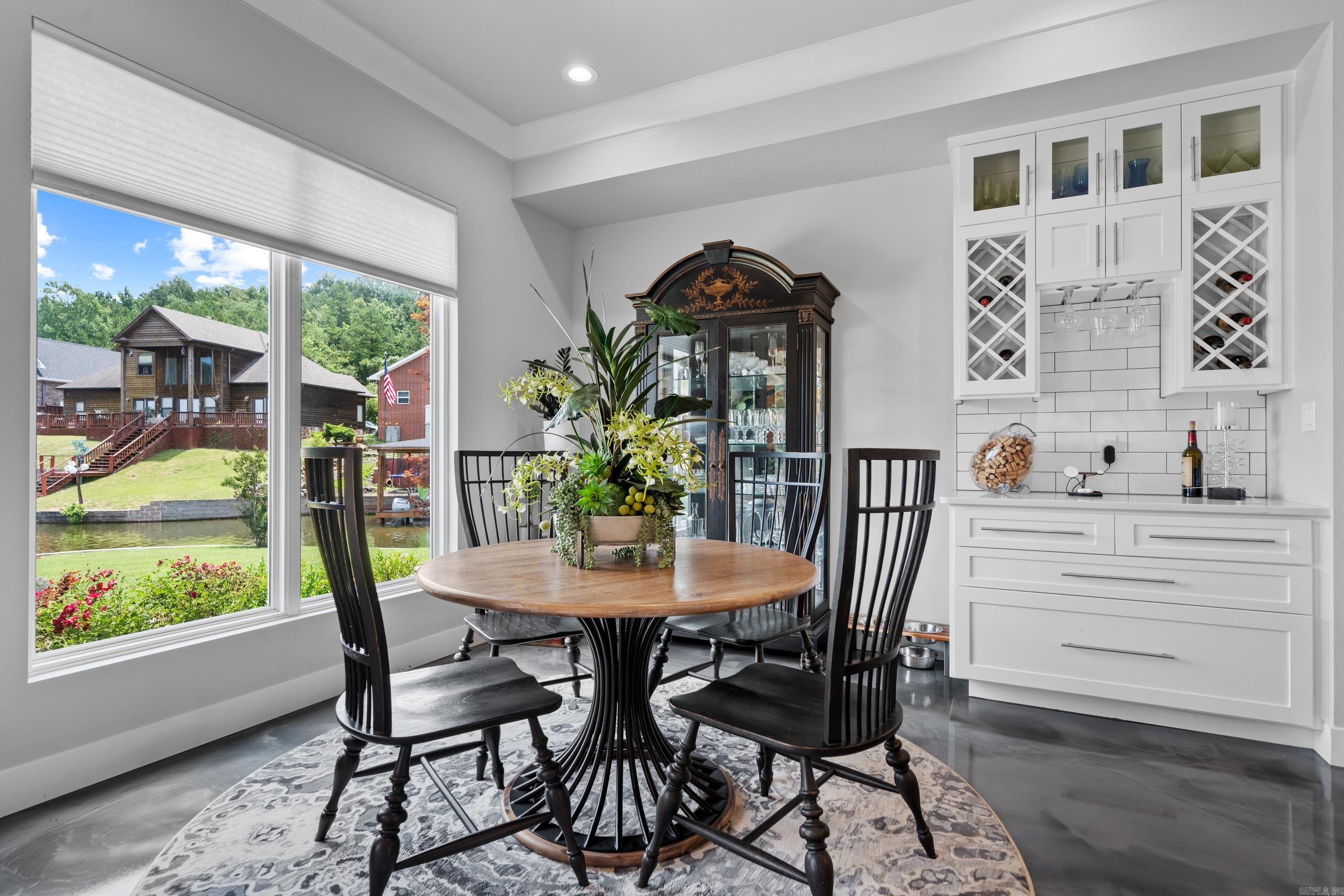 HUNTERS COVE - Residential