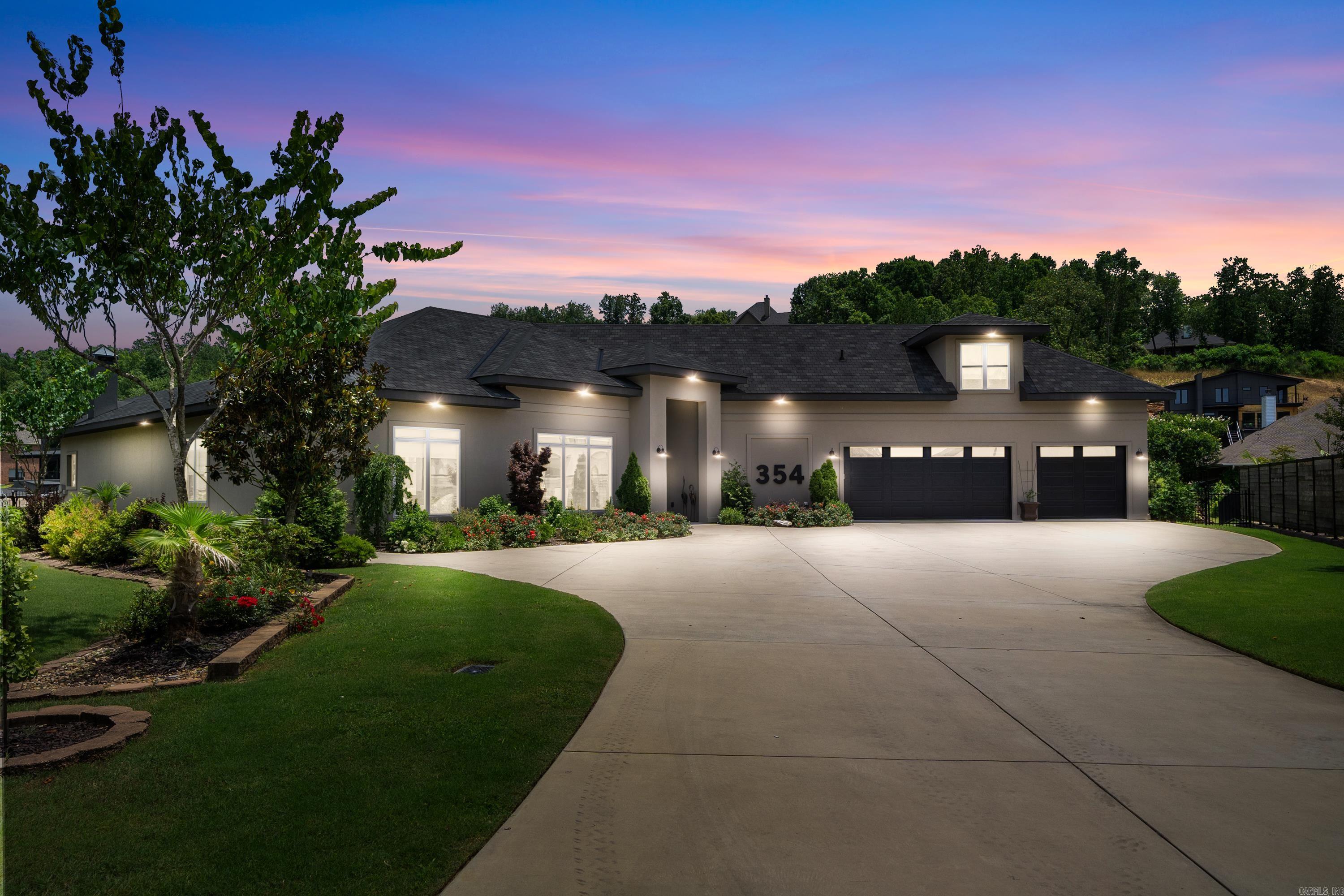 HUNTERS COVE - Residential