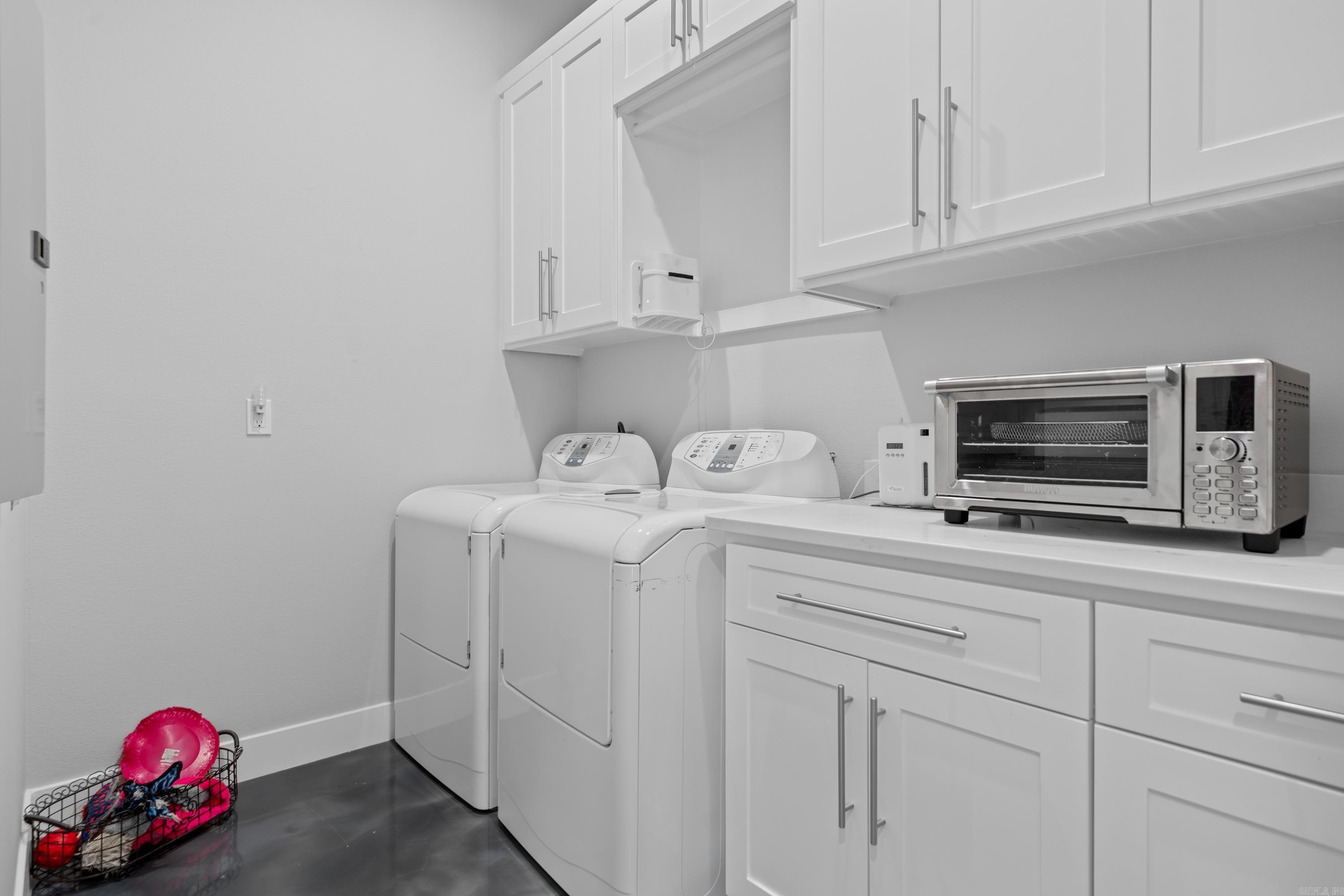 HUNTERS COVE - Residential