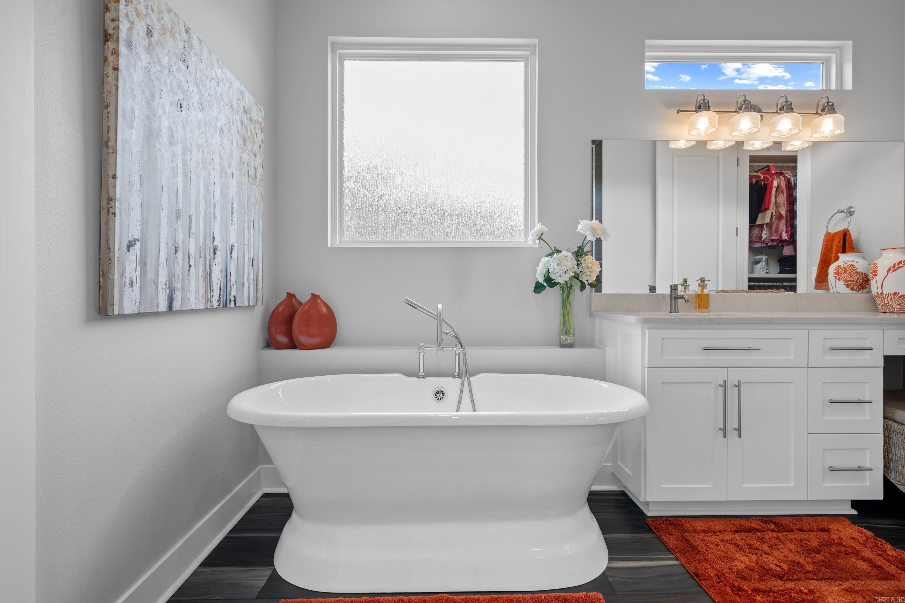 HUNTERS COVE - Residential