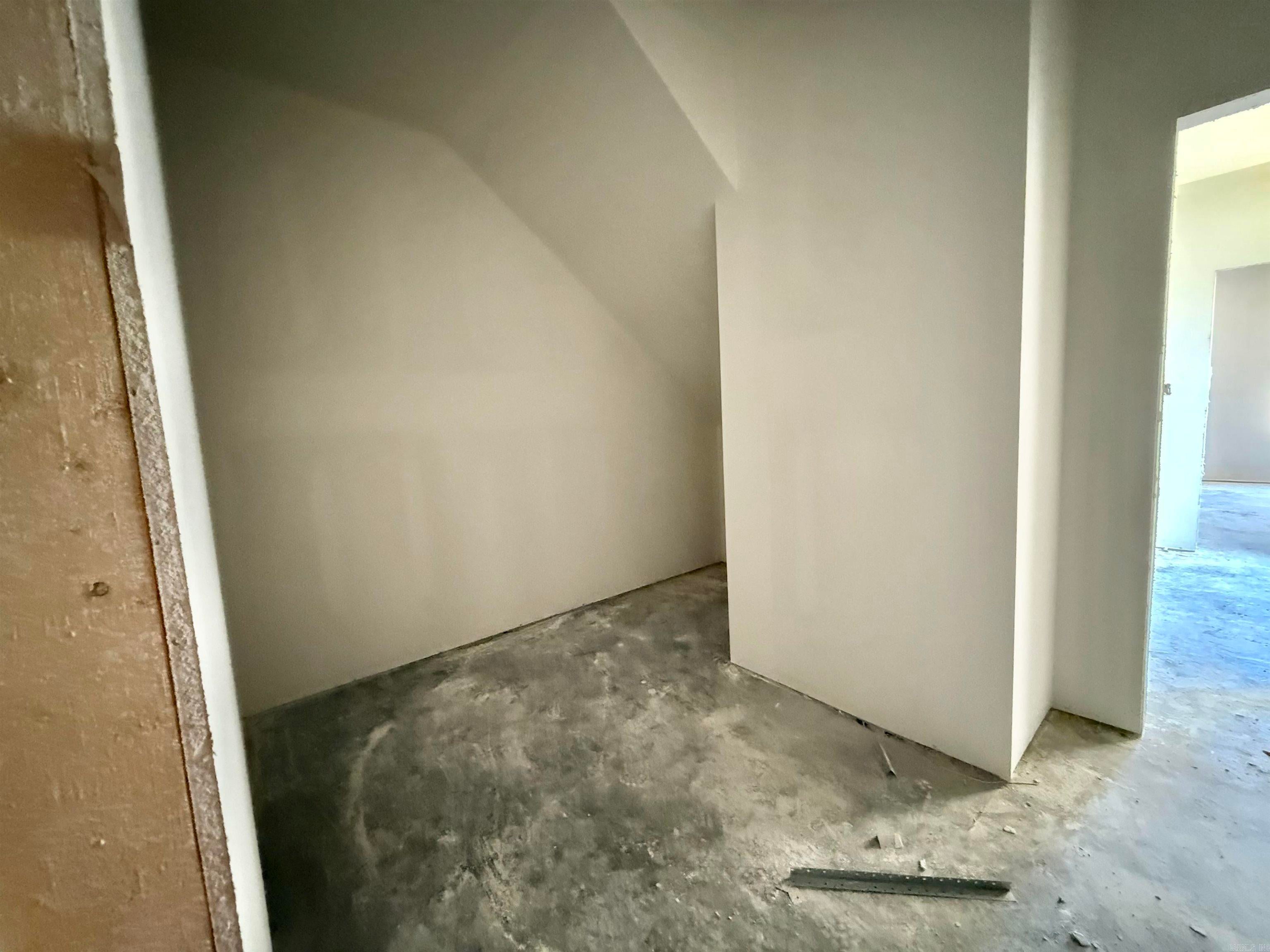 DETONTI PLACE PHASE I - Residential