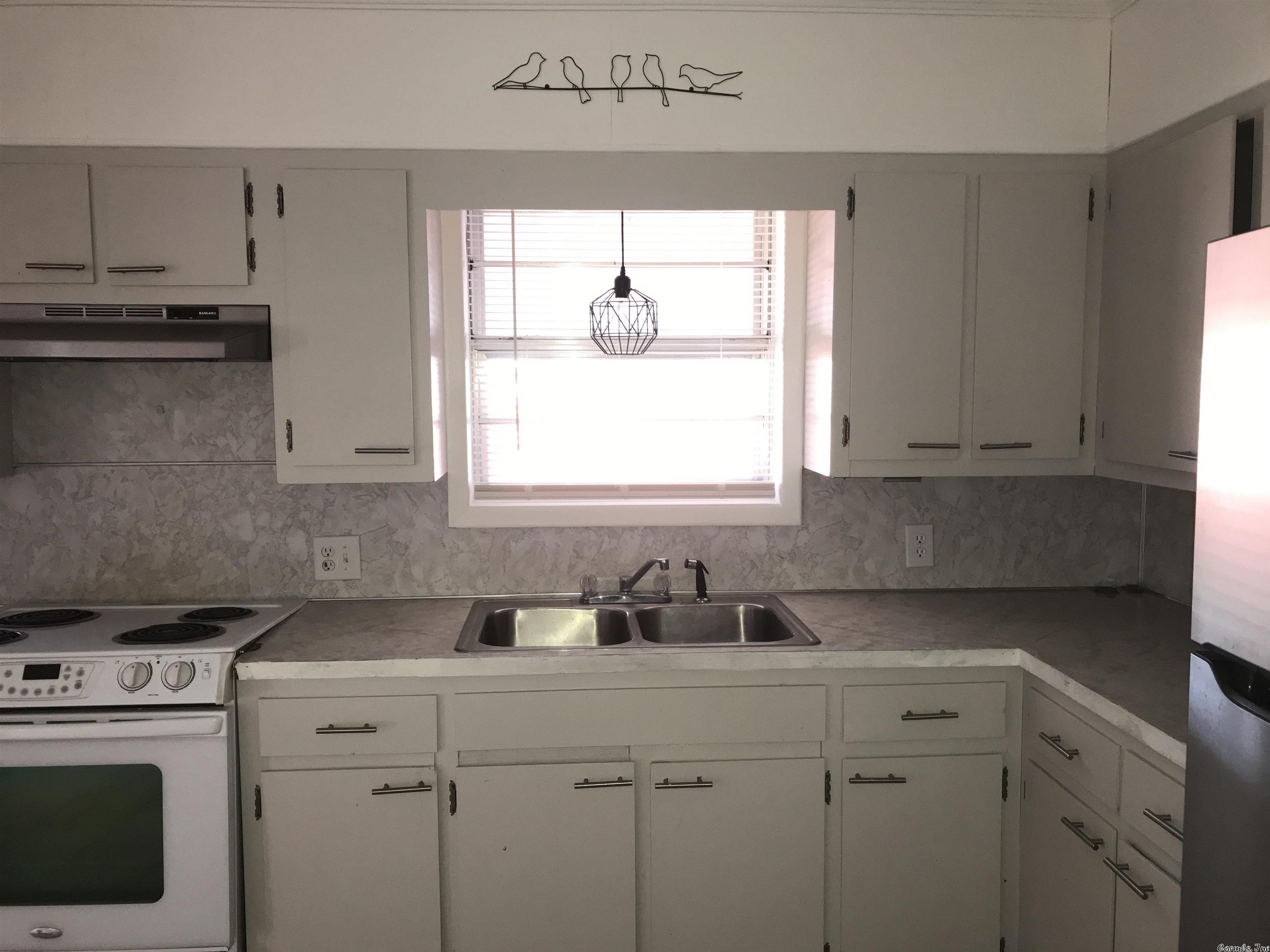 Colonial Acres - Residential Lease