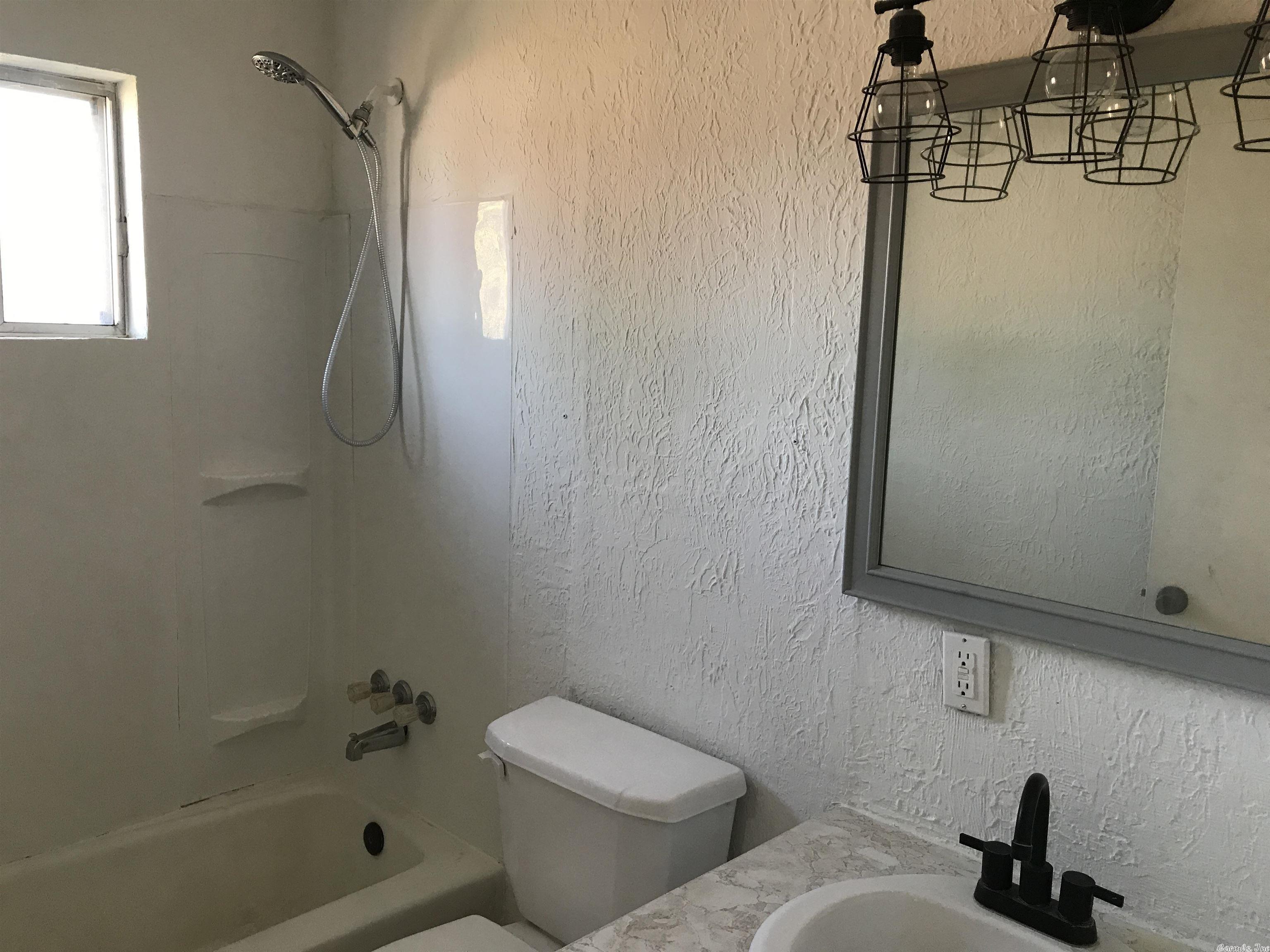 Colonial Acres - Residential Lease