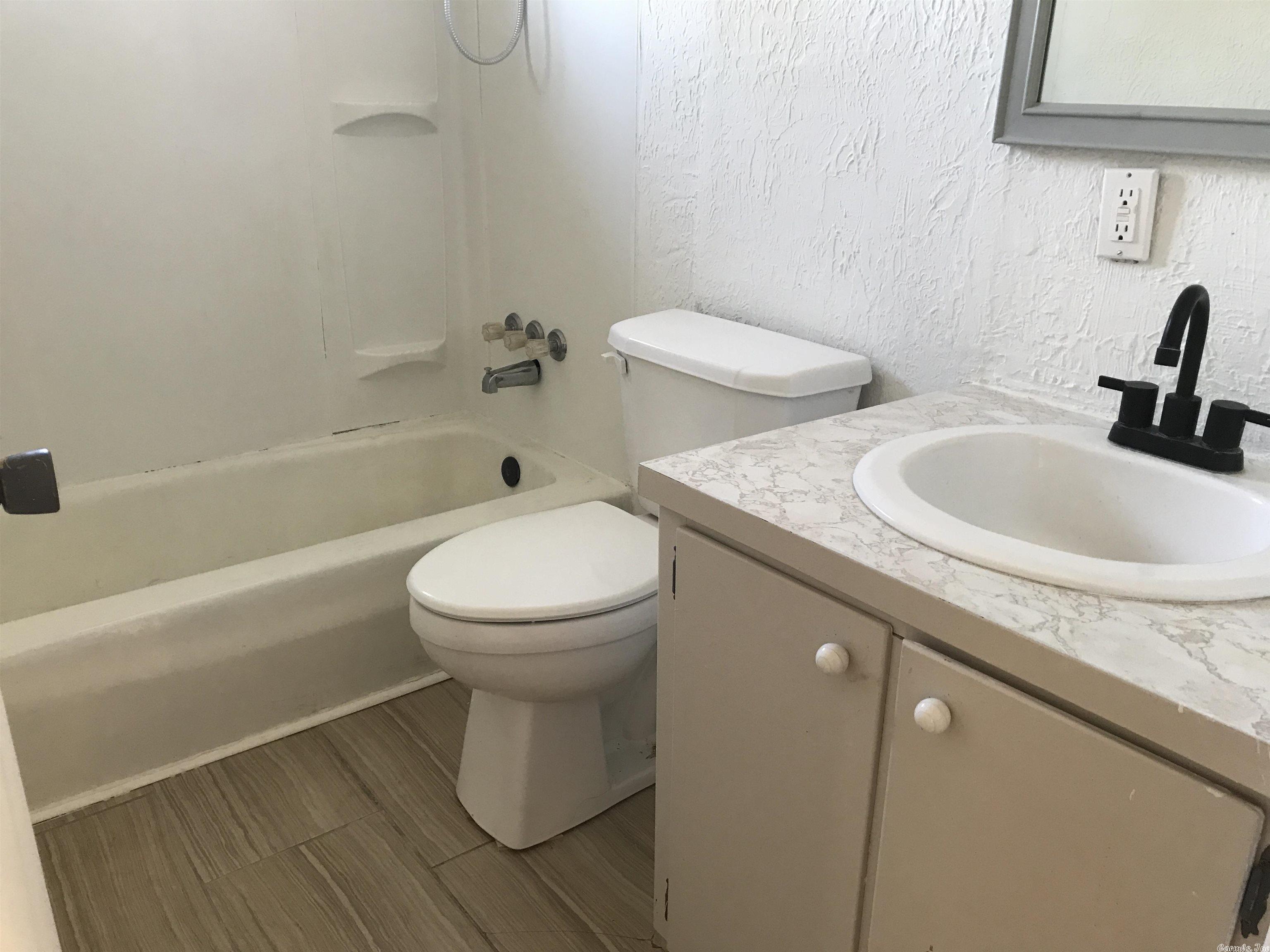 Colonial Acres - Residential Lease